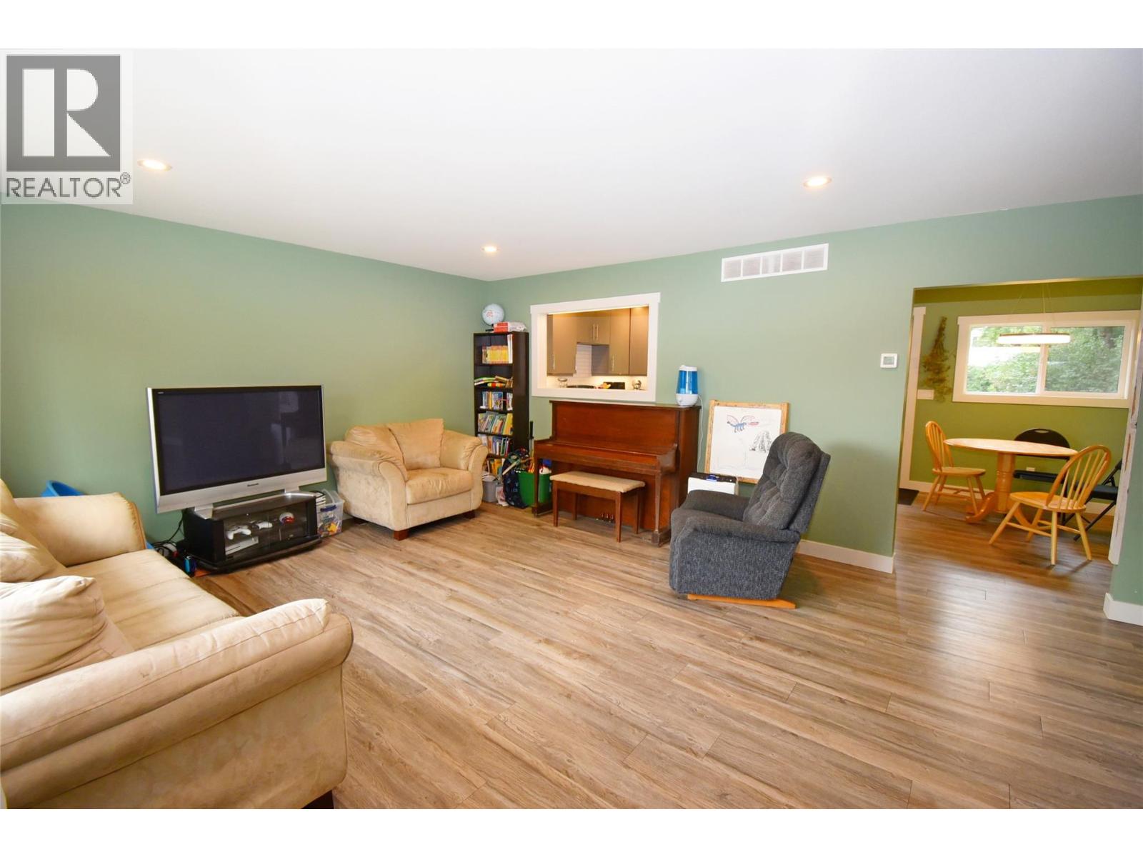 3050 Moray Street, Armstrong