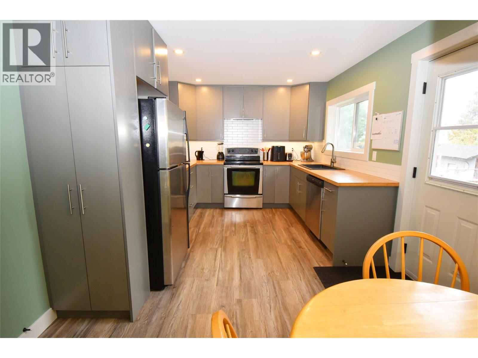 3050 Moray Street, Armstrong