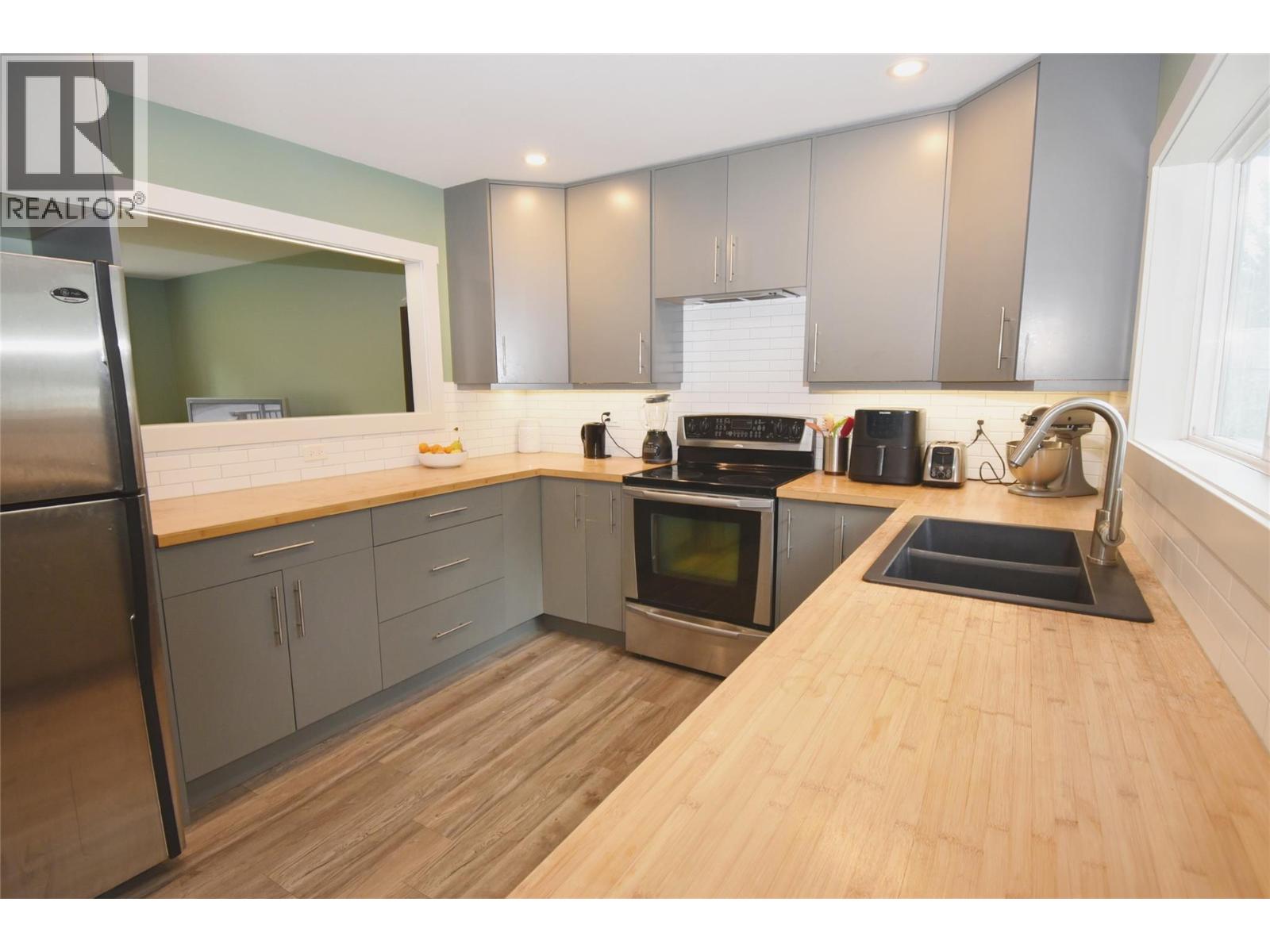 3050 Moray Street, Armstrong