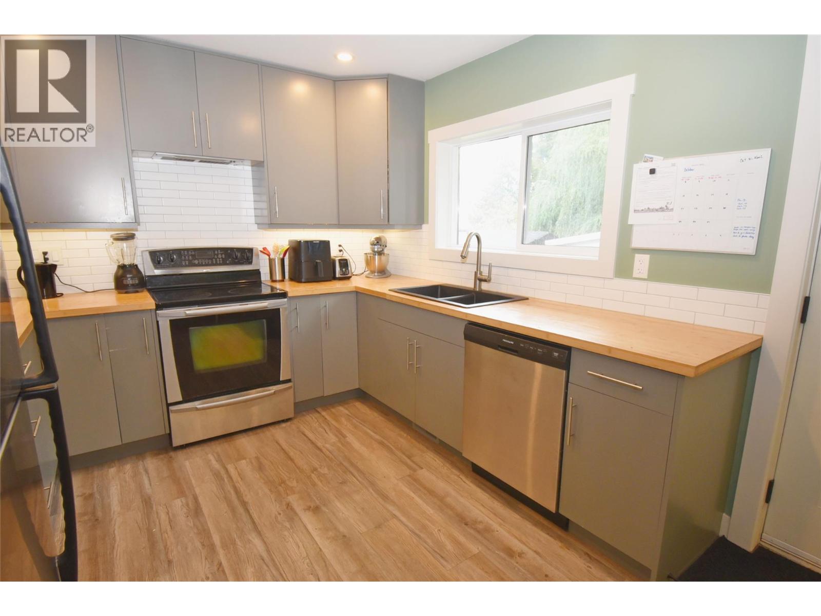 3050 Moray Street, Armstrong