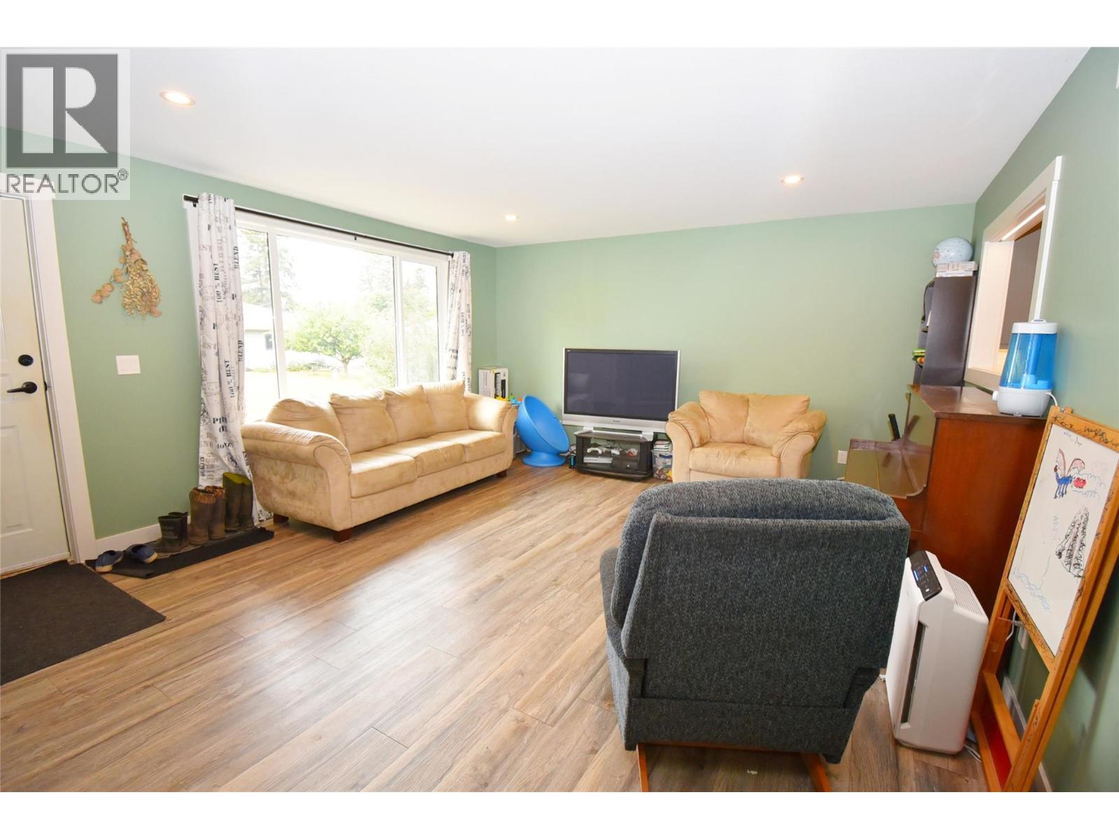 3050 Moray Street, Armstrong