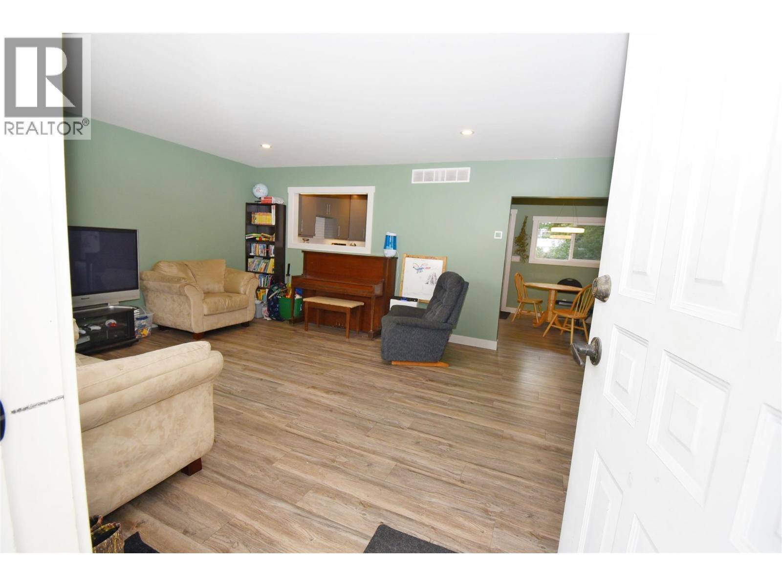 3050 Moray Street, Armstrong