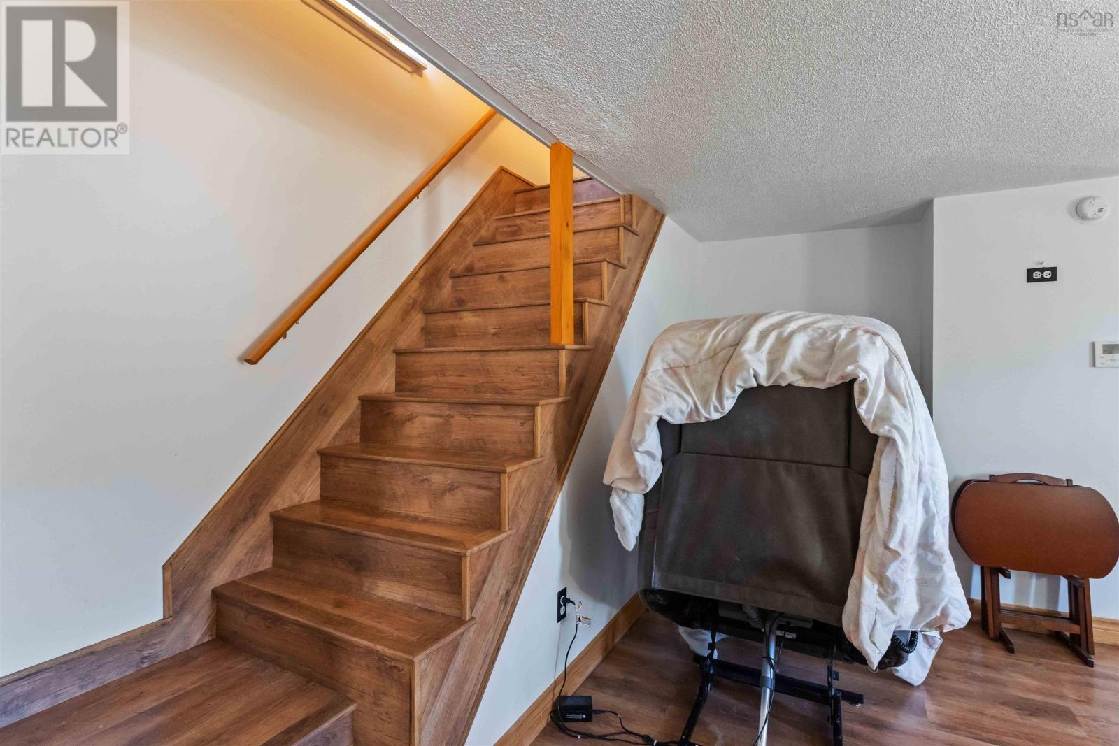 Property 8 of 47 of 9387 Highway 10