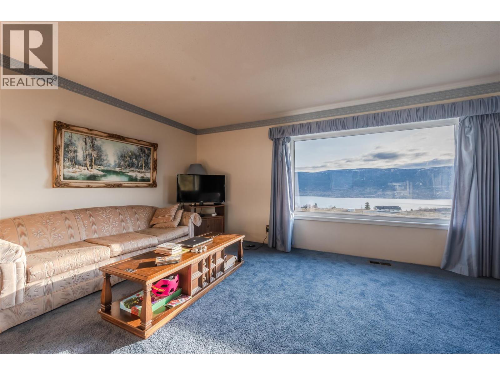  9800 Giants Head Road, Summerland