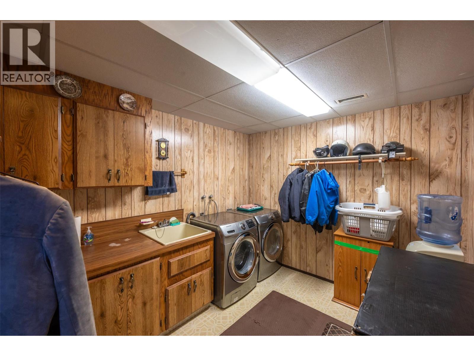  9800 Giants Head Road, Summerland