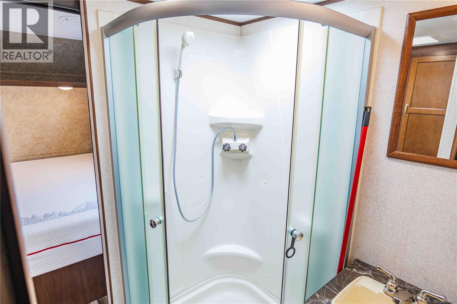 1182 Sixth Ave, Ucluelet