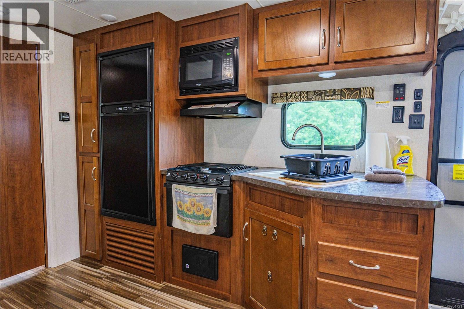 1182 Sixth Ave, Ucluelet