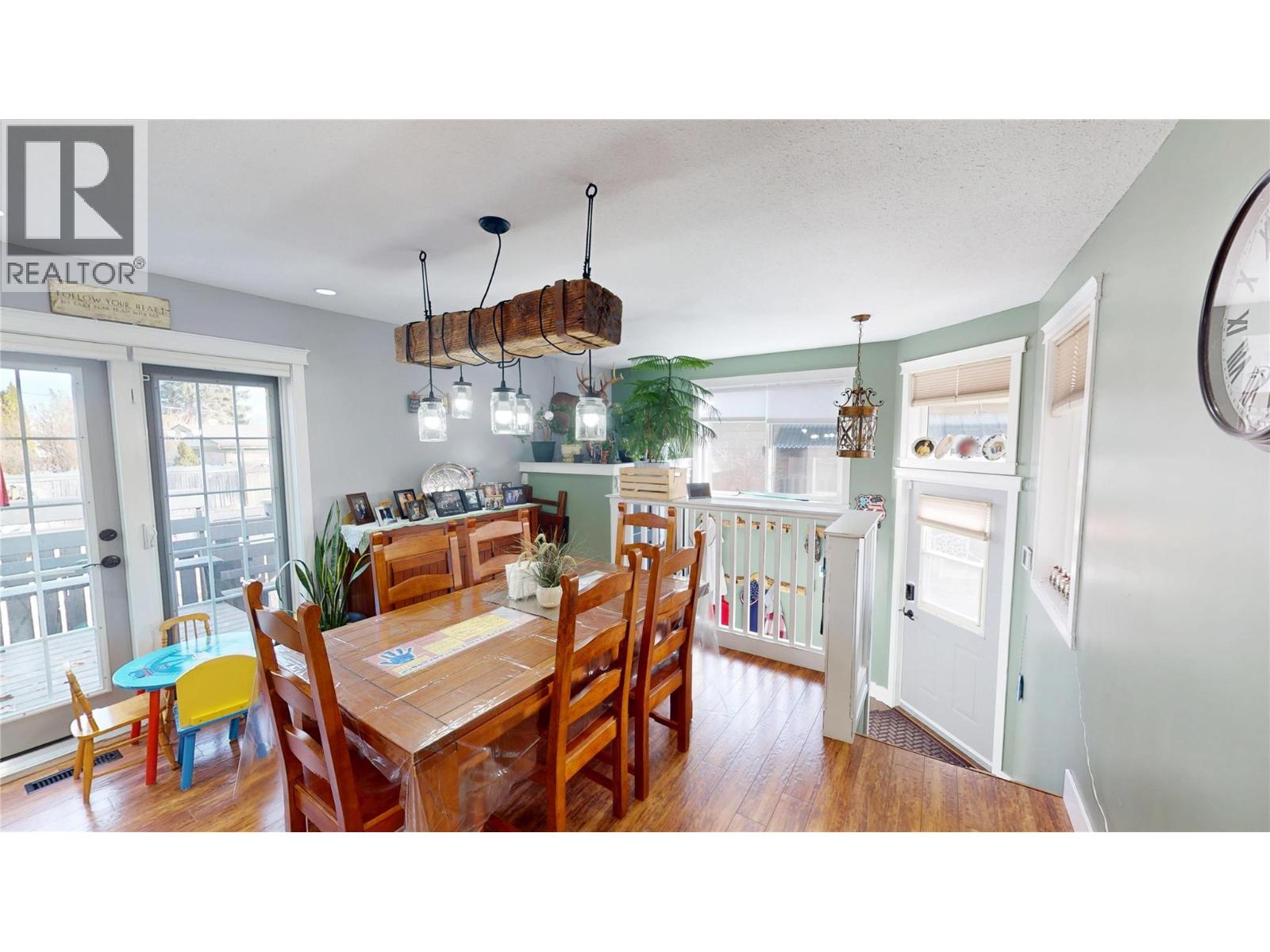 212 16TH Avenue N, Cranbrook