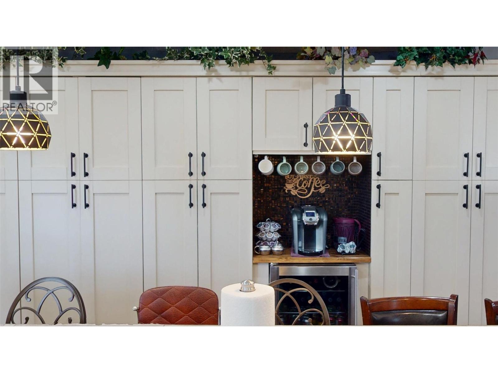 212 16TH Avenue N, Cranbrook