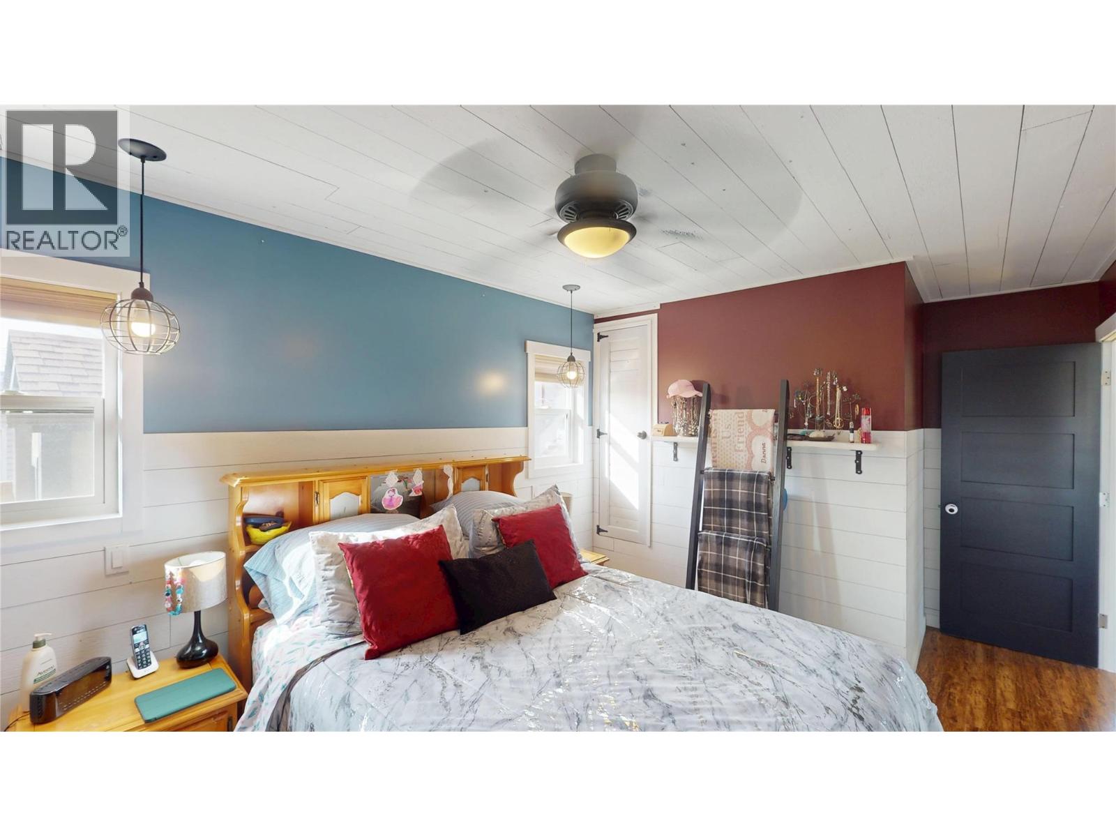 212 16TH Avenue N, Cranbrook