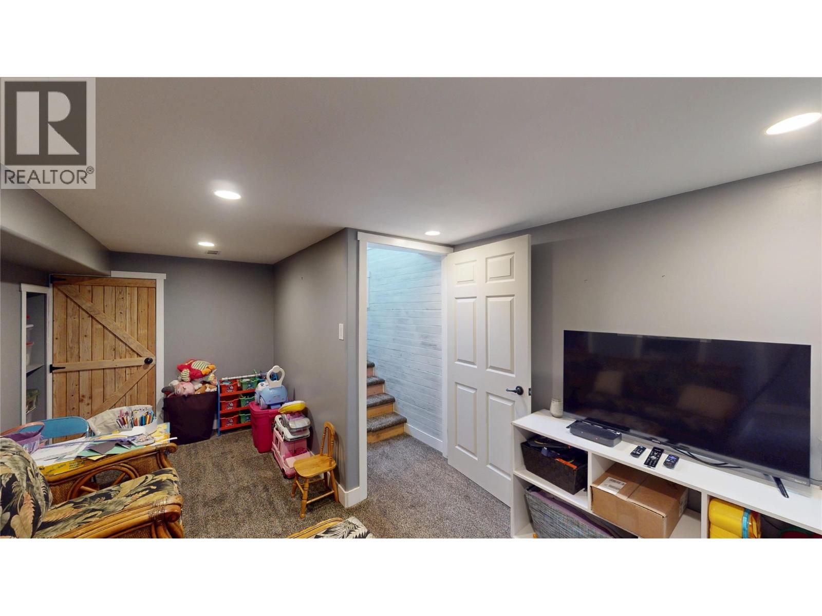 212 16TH Avenue N, Cranbrook