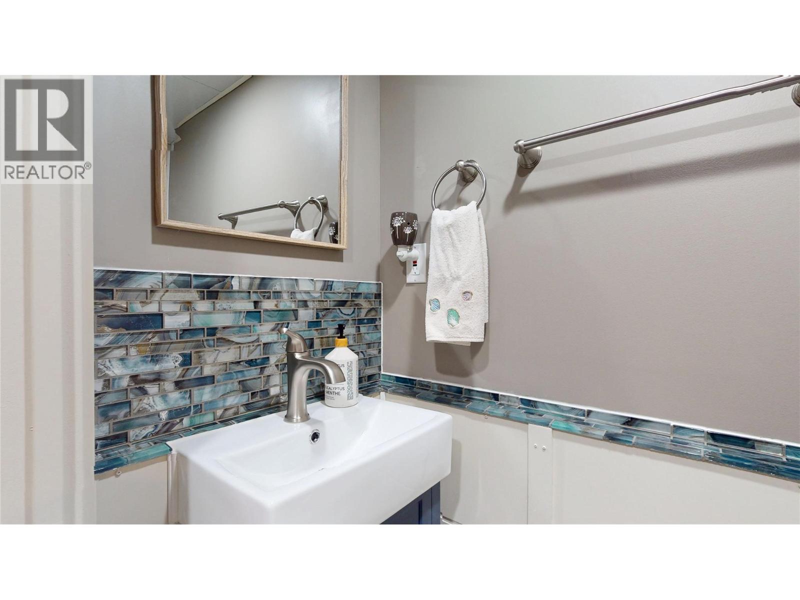 212 16TH Avenue N, Cranbrook