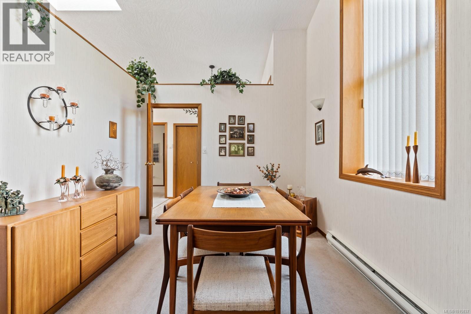  2449 Earls Court, Langford