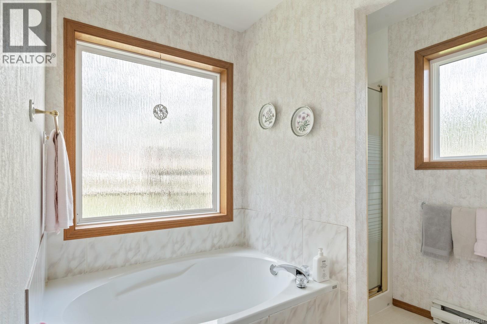  2449 Earls Court, Langford