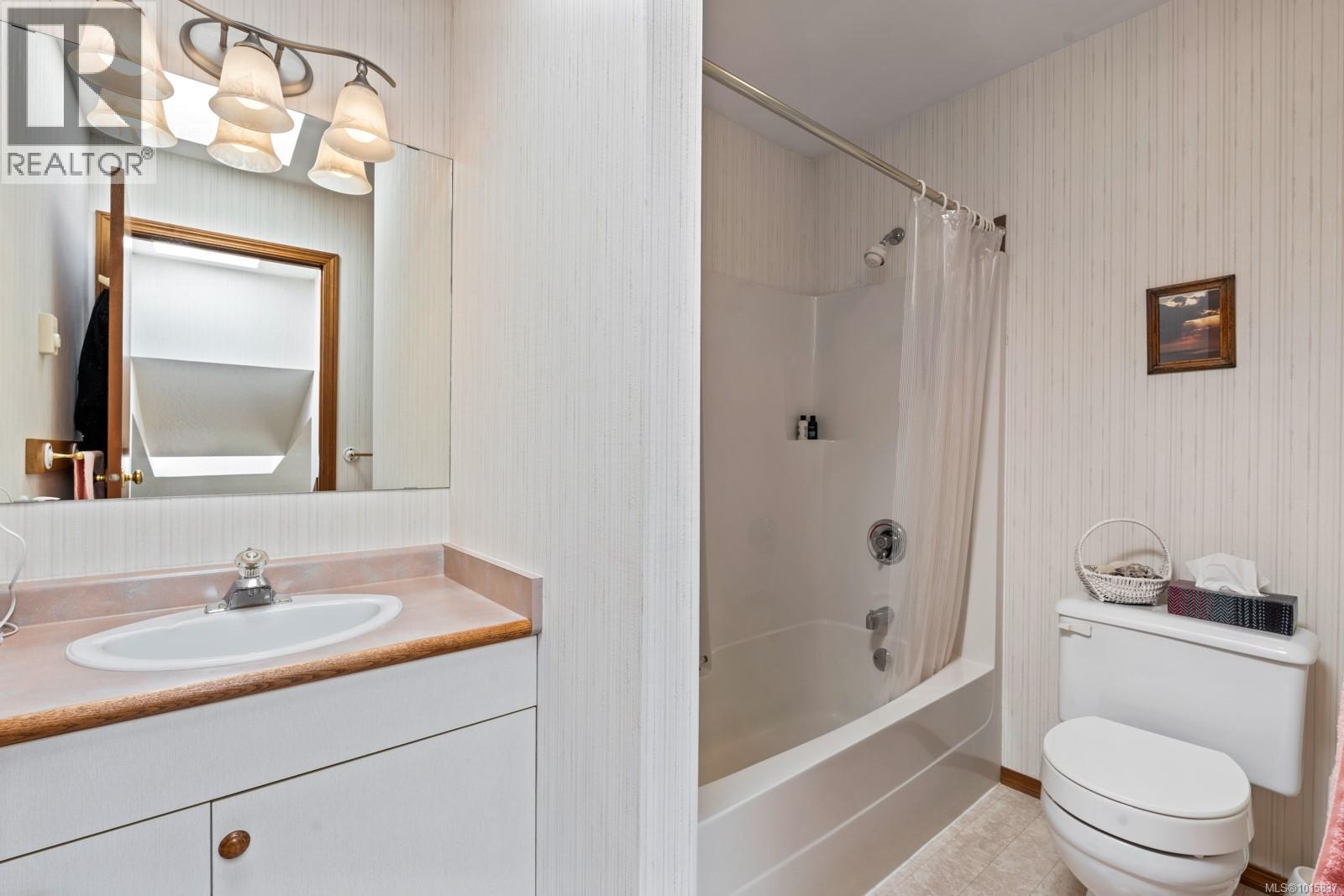  2449 Earls Court, Langford