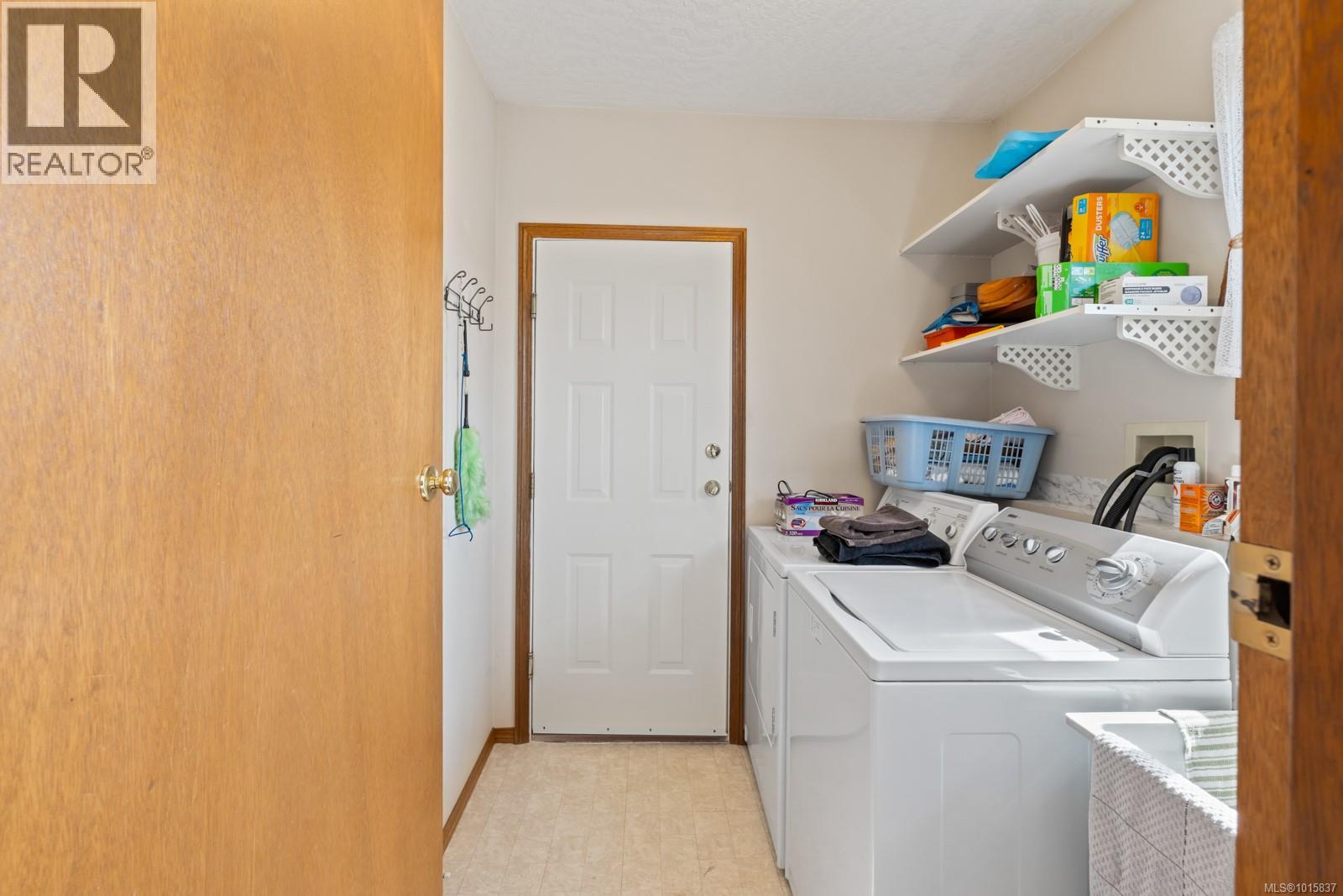  2449 Earls Court, Langford
