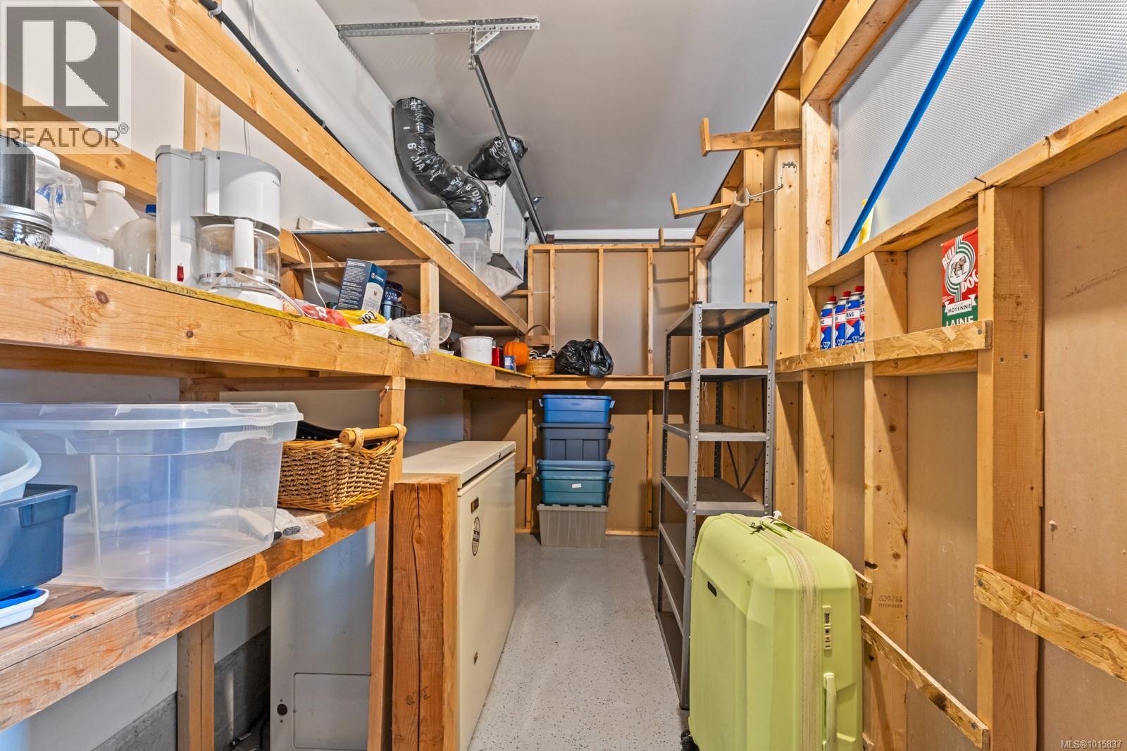  2449 Earls Court, Langford
