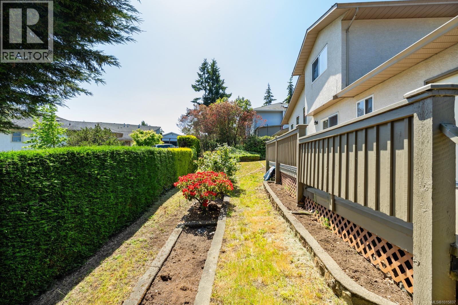  2449 Earls Court, Langford