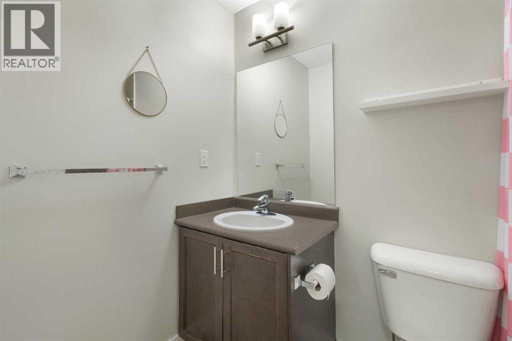 Single Family House Loft for Sale in    Avenue NW Varsity Calgary 