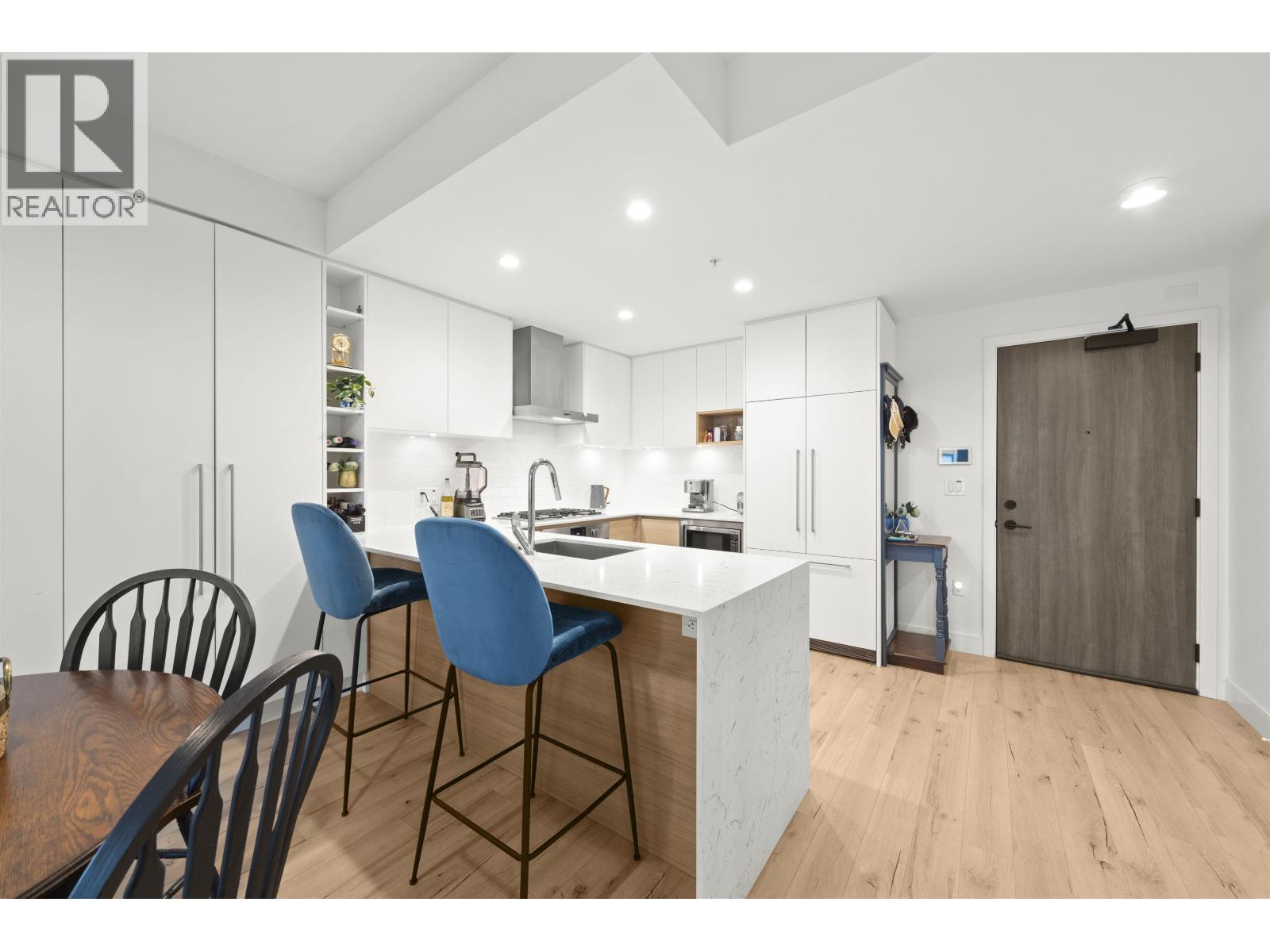 422 3131 MURRAY STREET, Port Moody