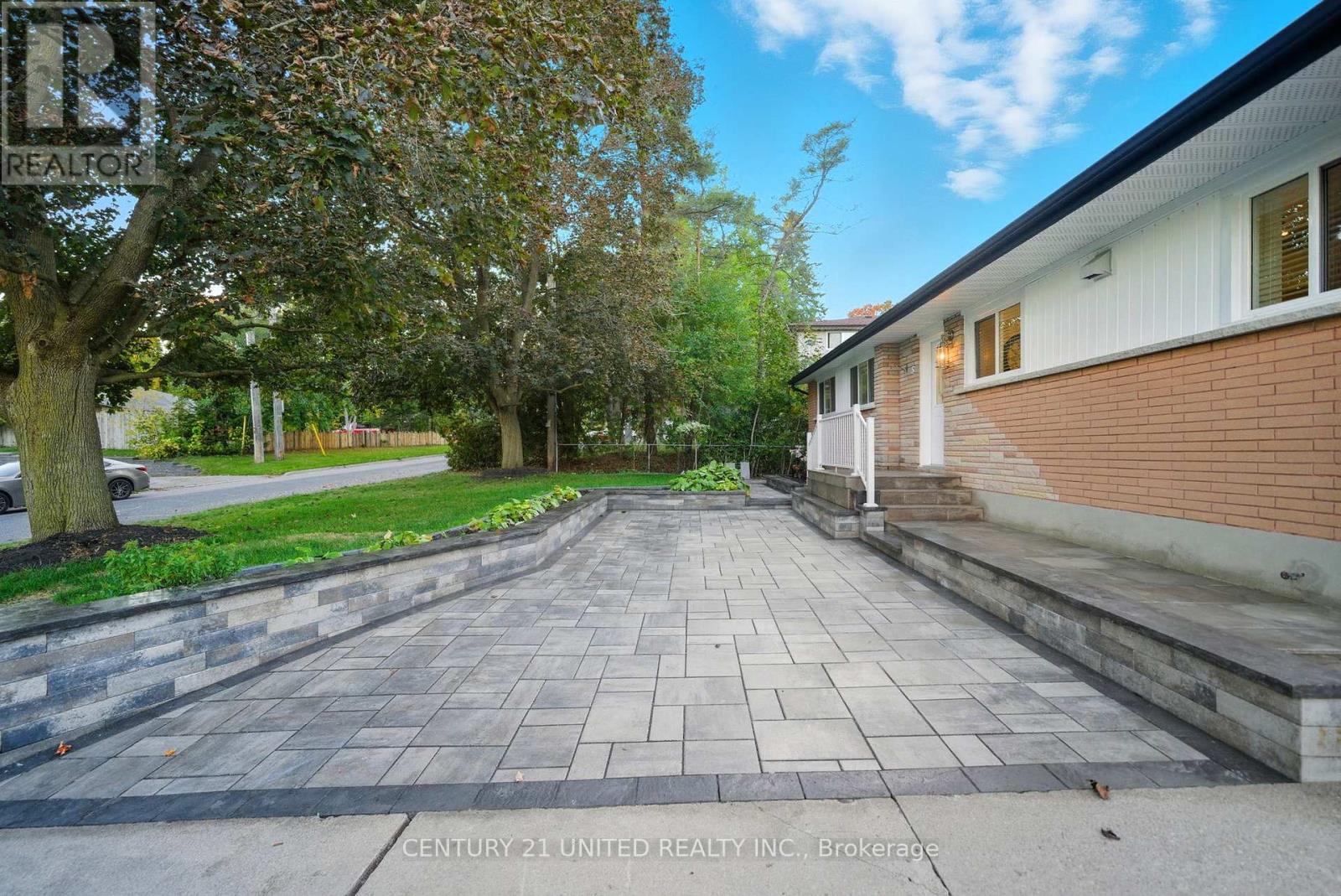 5 FERNDALE AVENUE - Photo 4 of 50, Peterborough (Monaghan Ward 2), Ontario