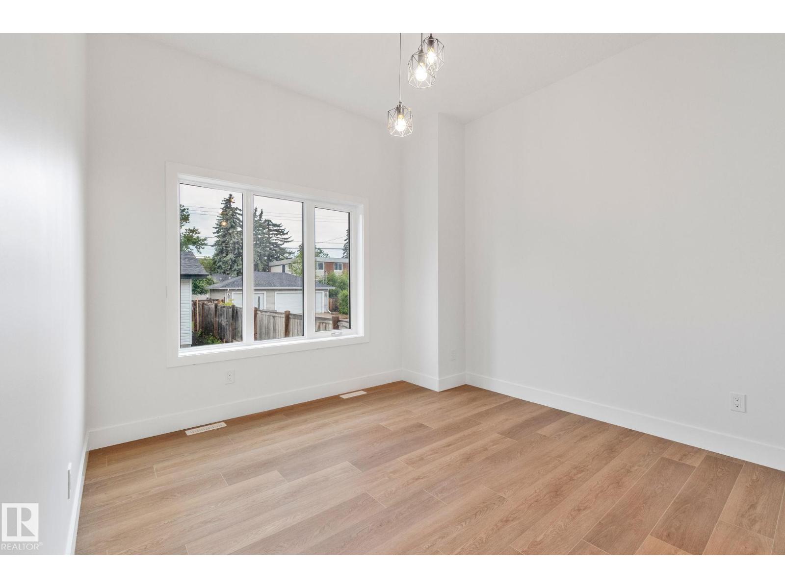 11036 128 ST NW, Edmonton