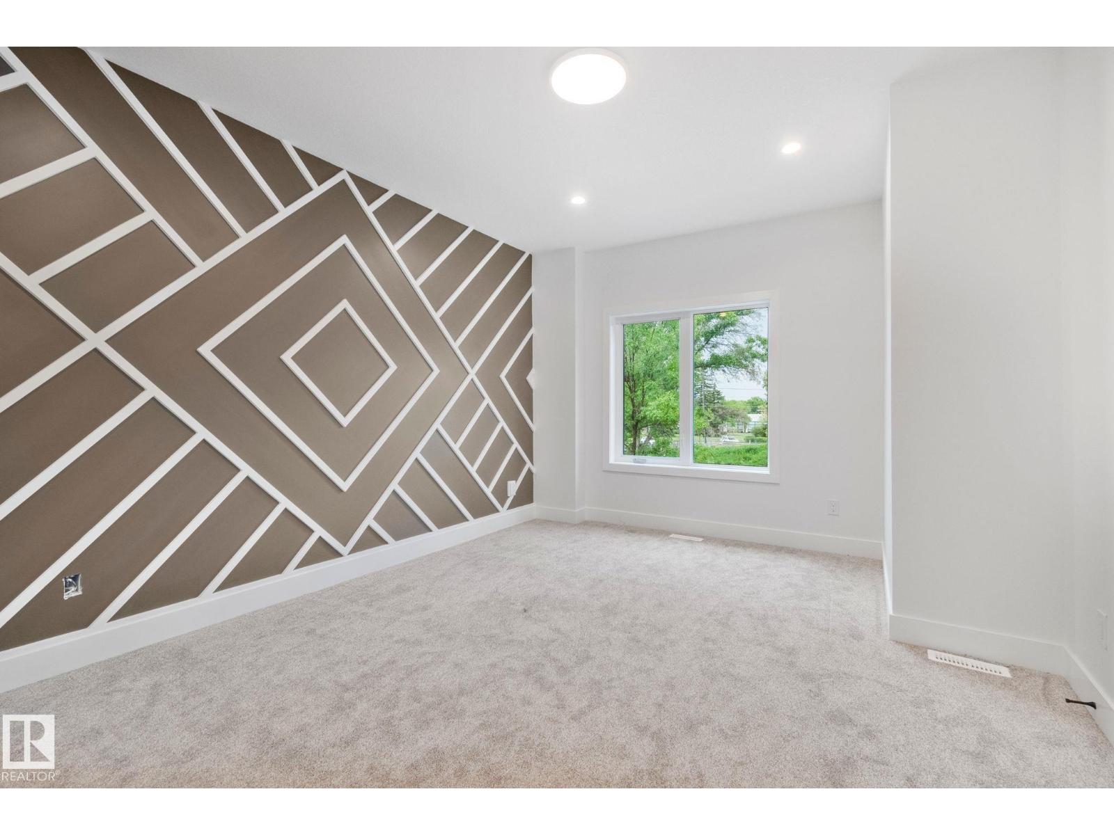 11036 128 ST NW, Edmonton