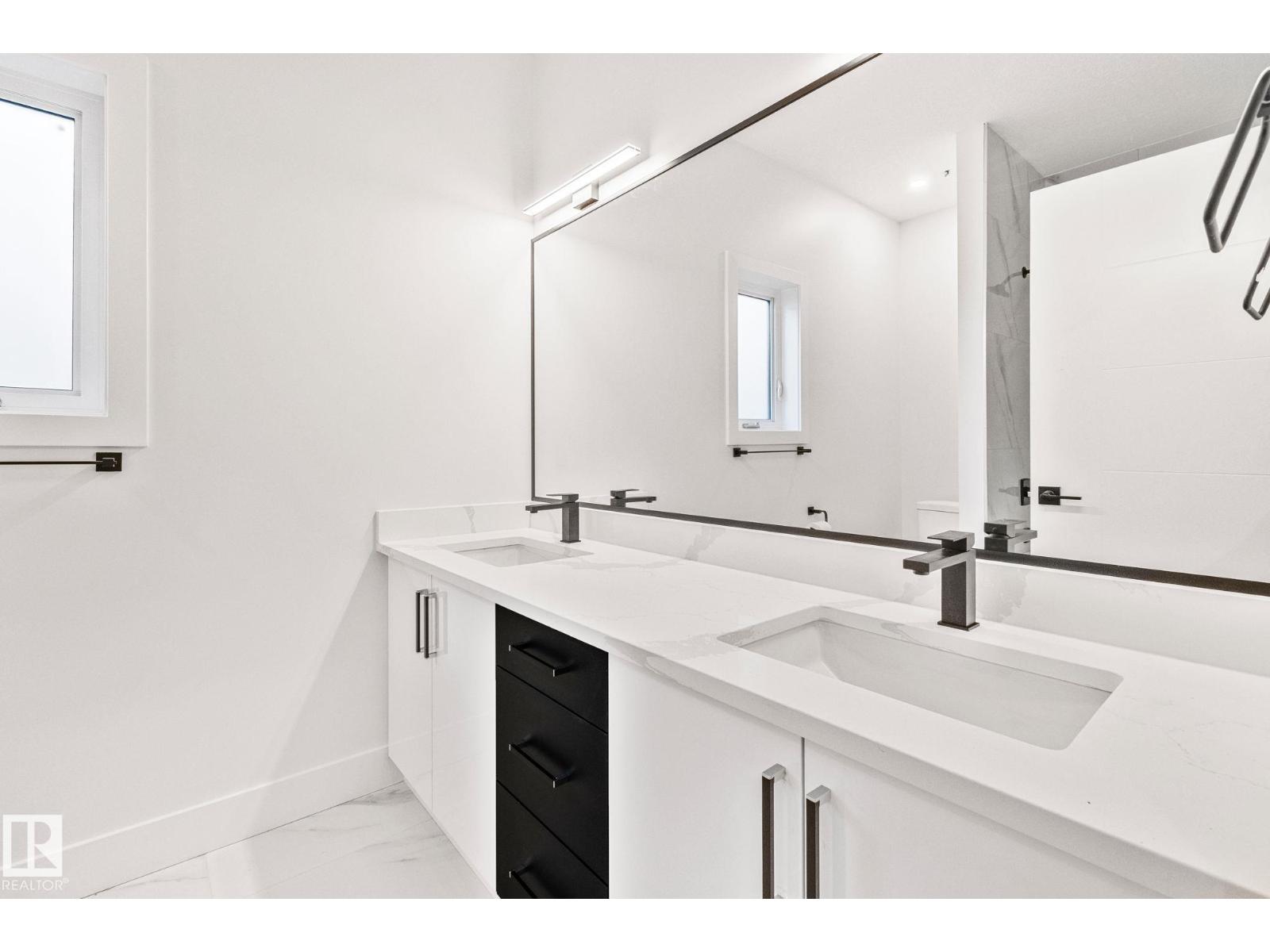 11032 128 ST NW, Edmonton