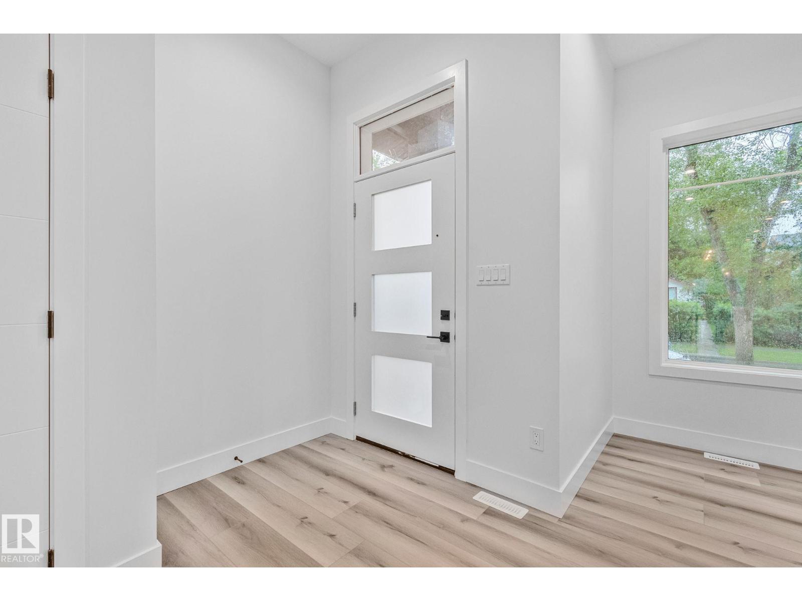 11032 128 ST NW, Edmonton