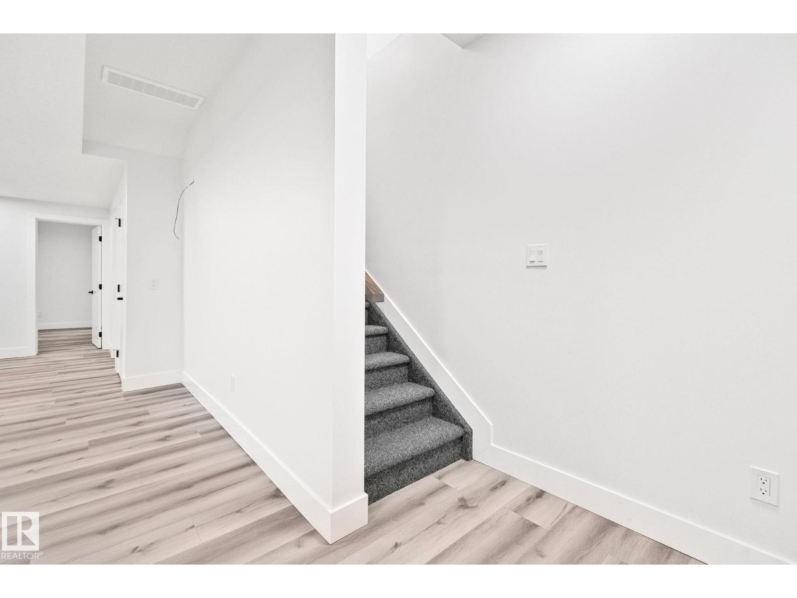 11032 128 ST NW, Edmonton