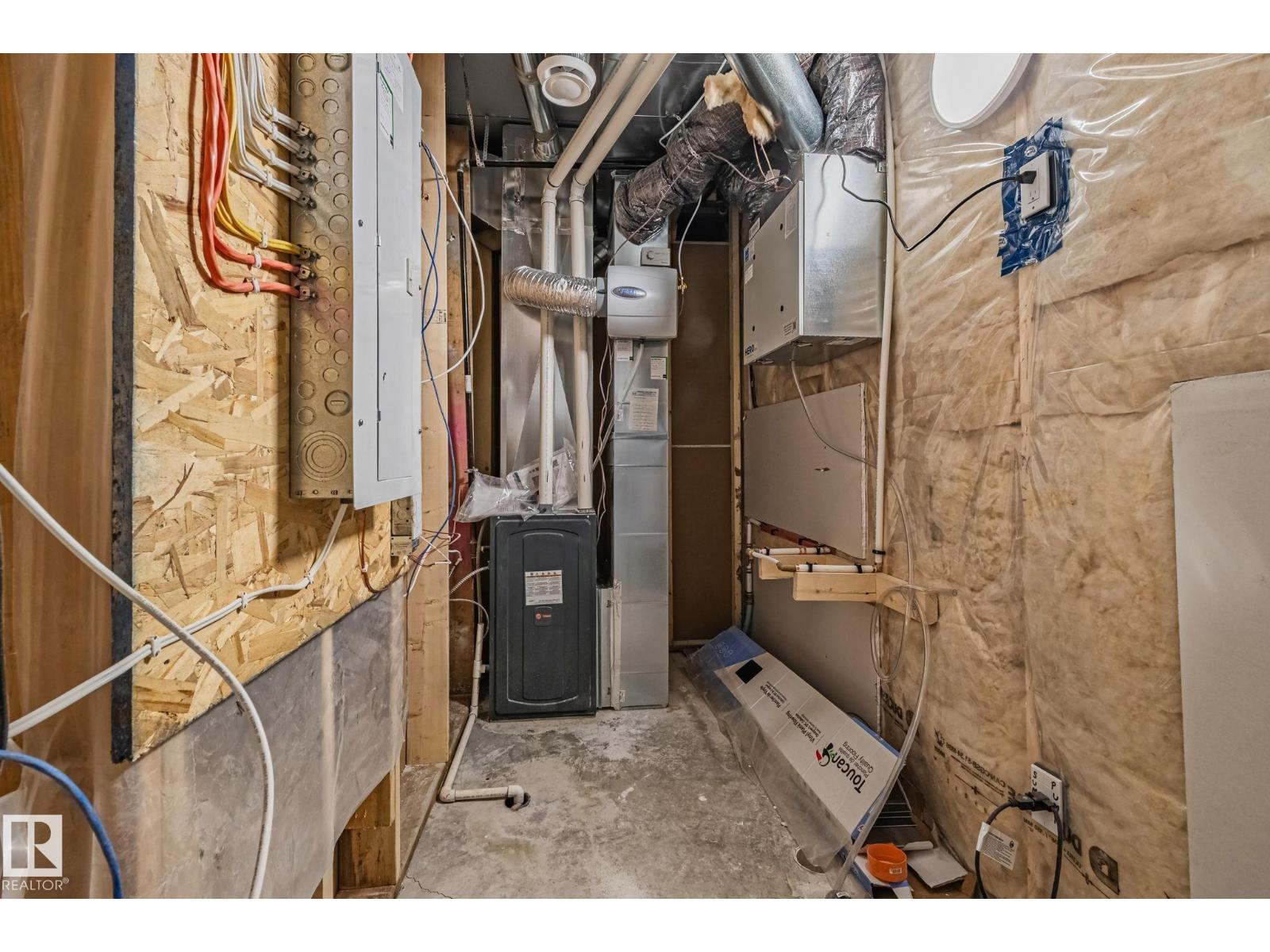 11032 128 ST NW, Edmonton