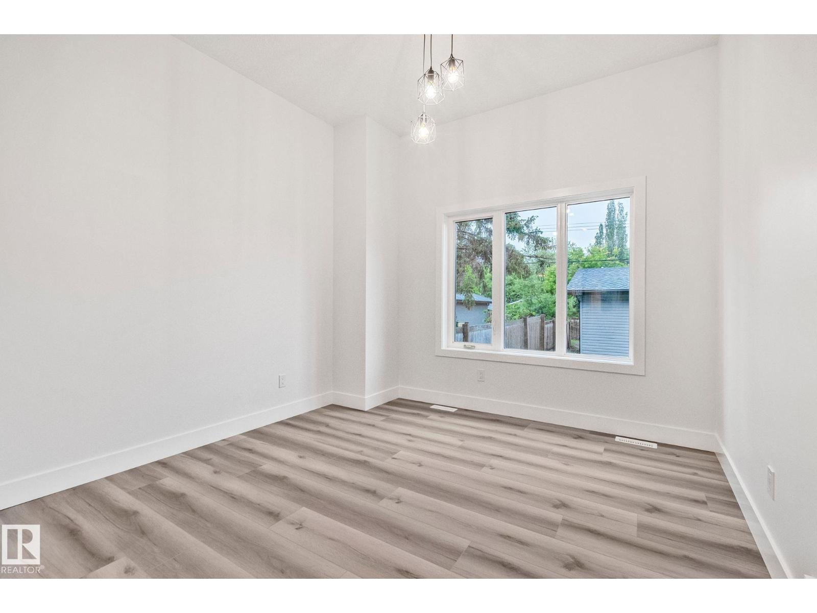 11032 128 ST NW, Edmonton