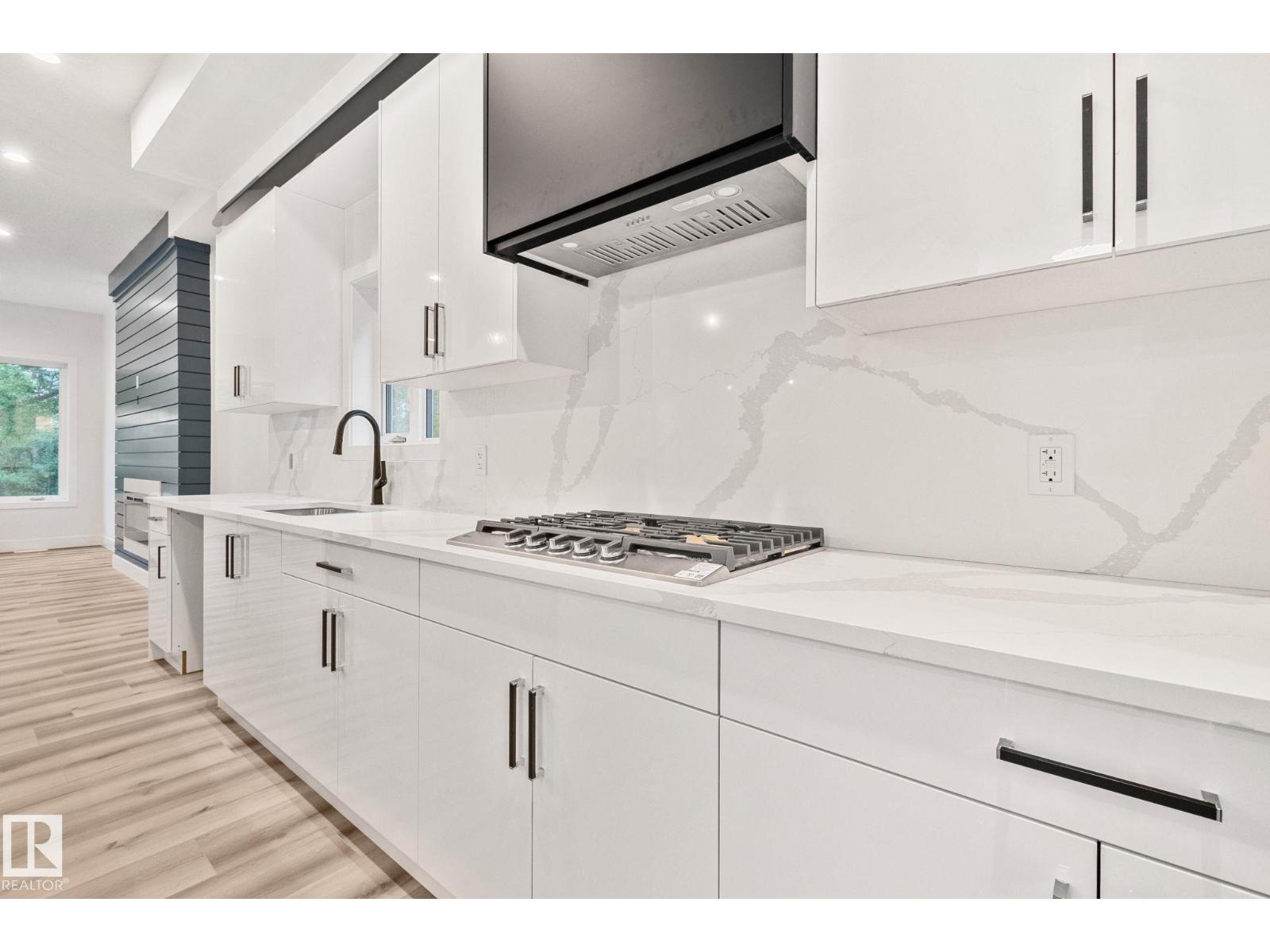 11032 128 ST NW, Edmonton