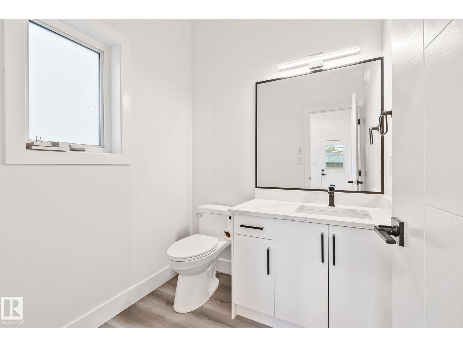 11032 128 ST NW, Edmonton