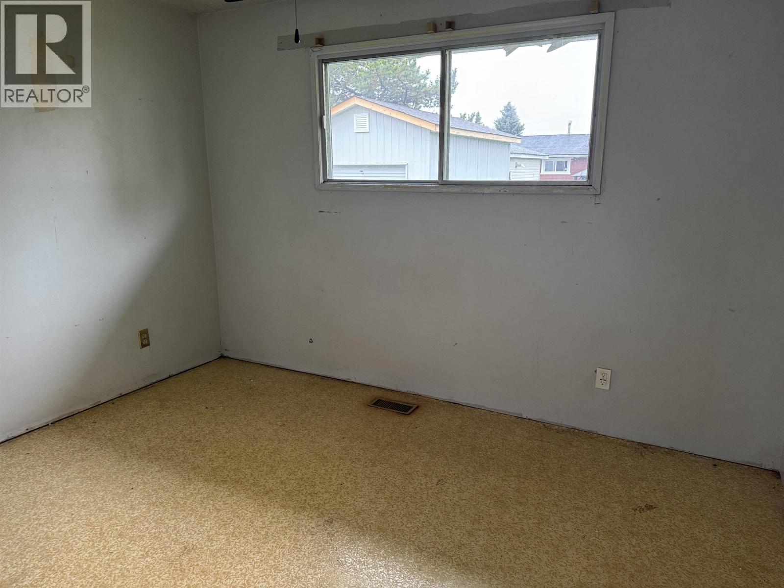 232 BLACKWATER CRESCENT, Mackenzie