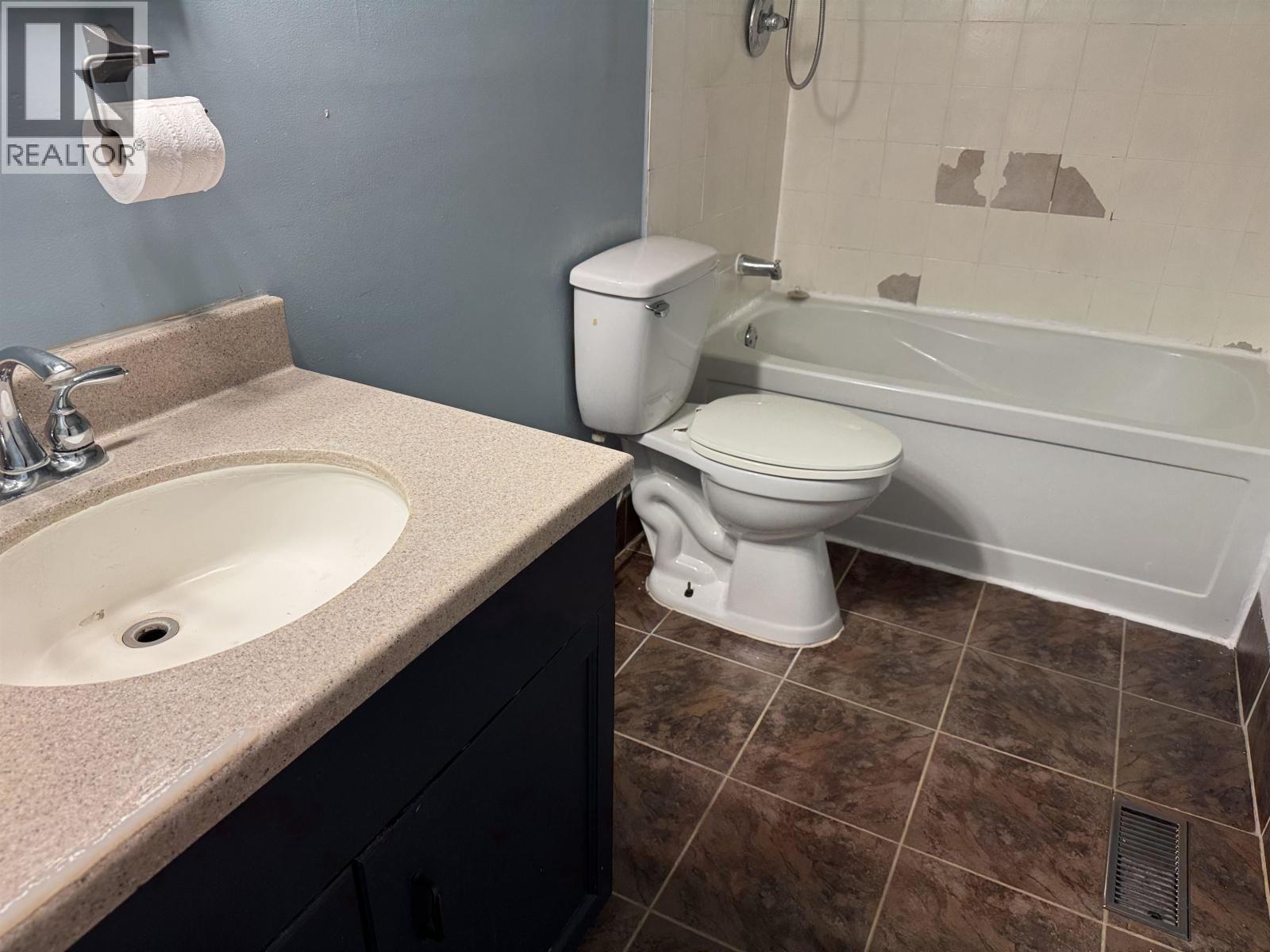 232 BLACKWATER CRESCENT, Mackenzie