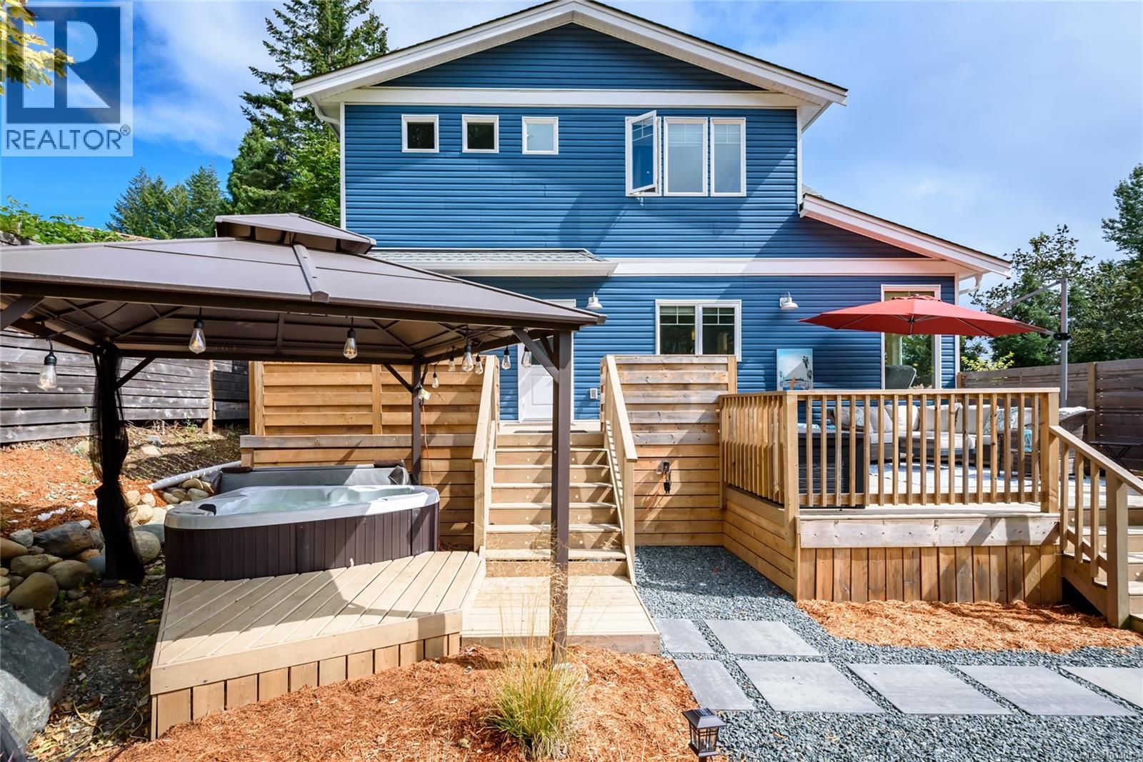 7863 Tozer Rd, Fanny Bay