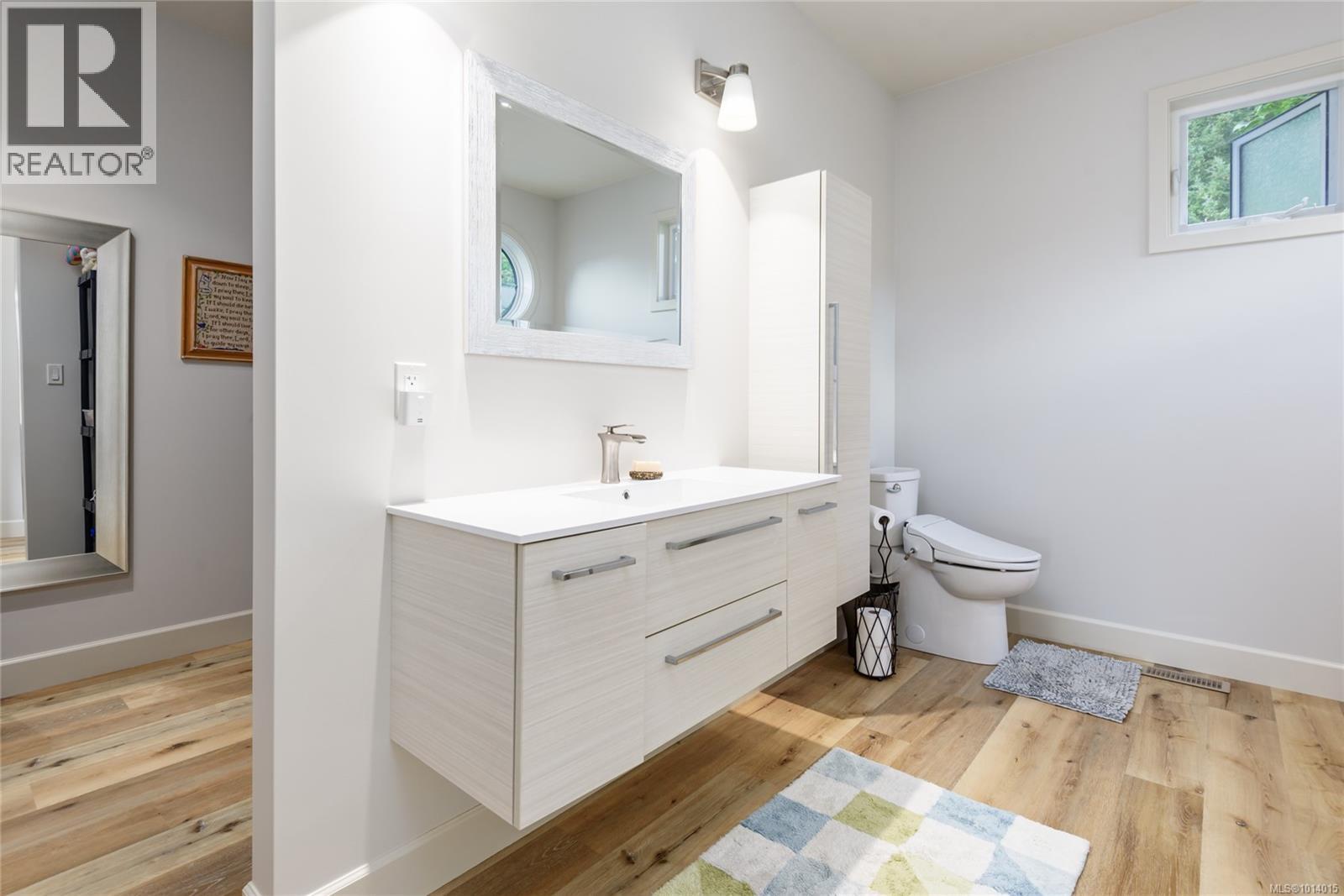 7863 Tozer Rd, Fanny Bay