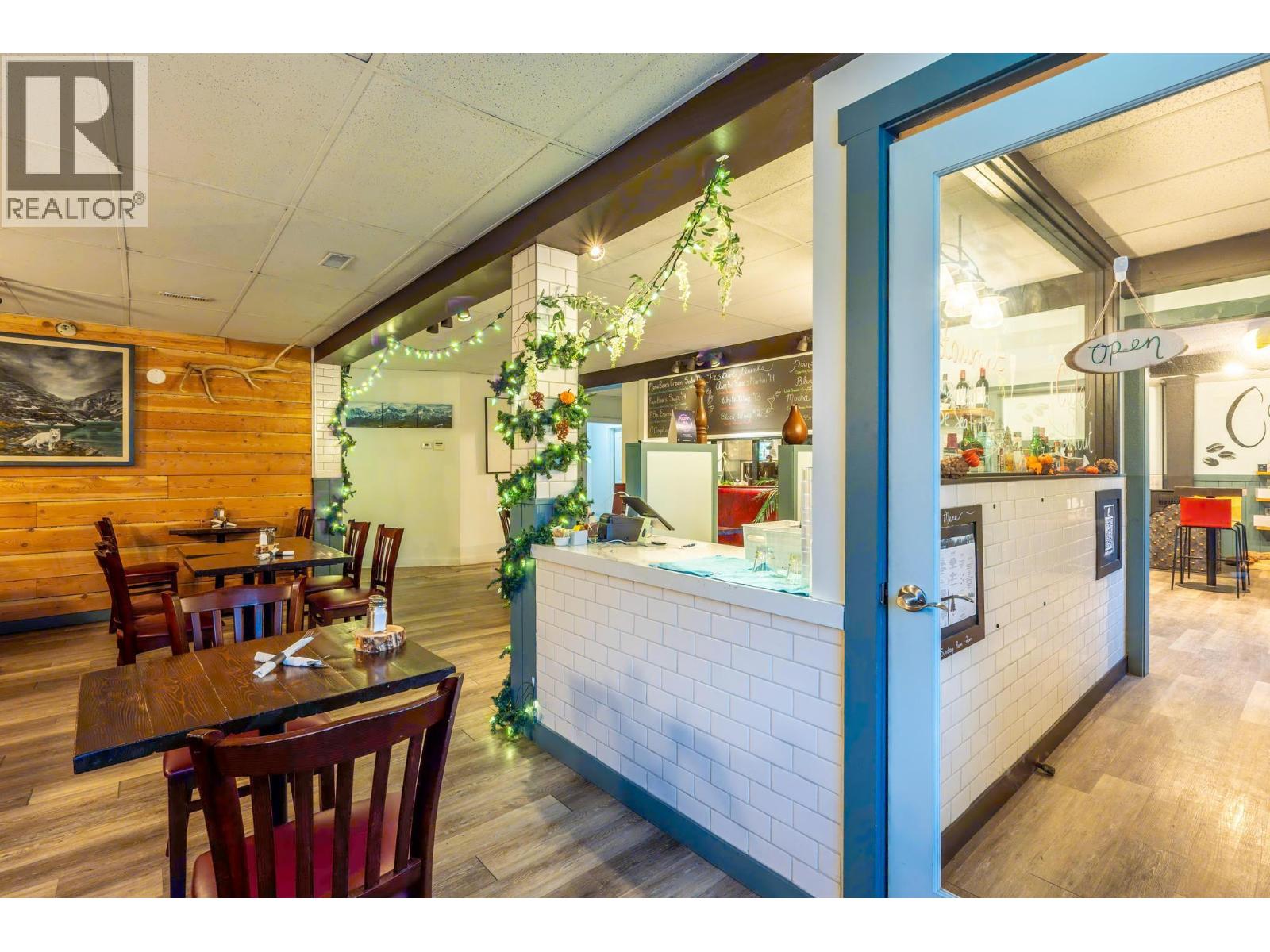  901 10TH  S Avenue, Golden