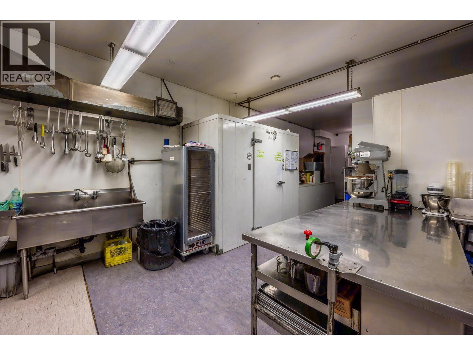  901 10TH  S Avenue, Golden