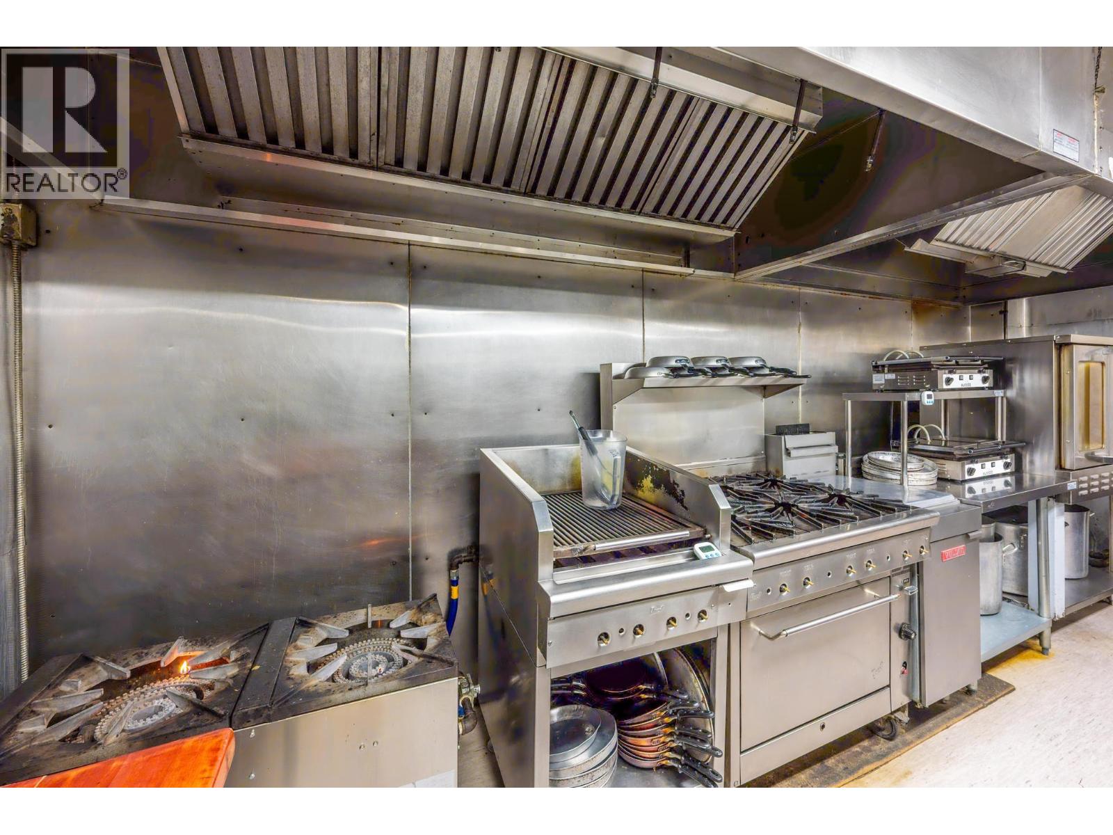  901 10TH  S Avenue, Golden