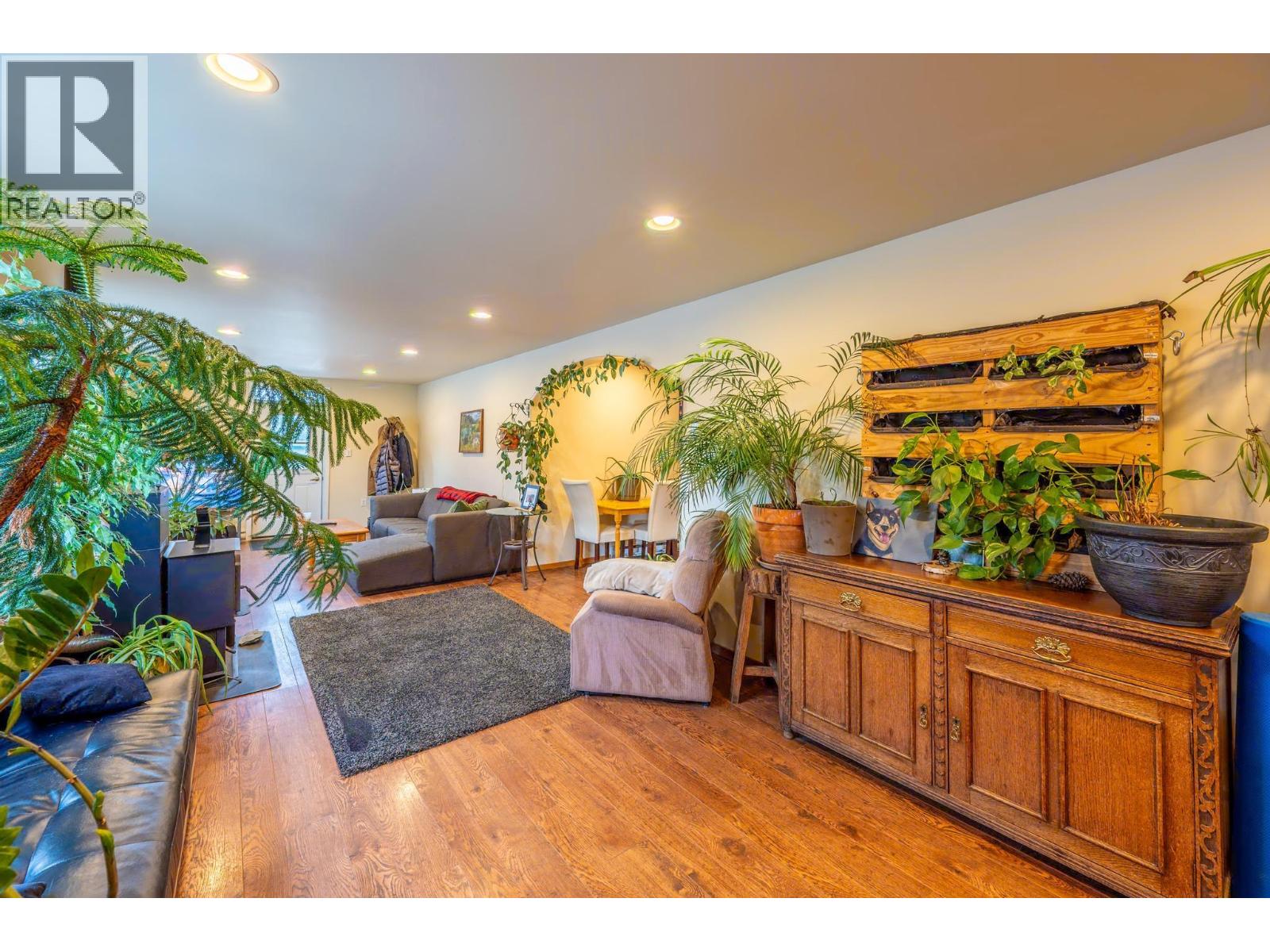  901 10TH  S Avenue, Golden