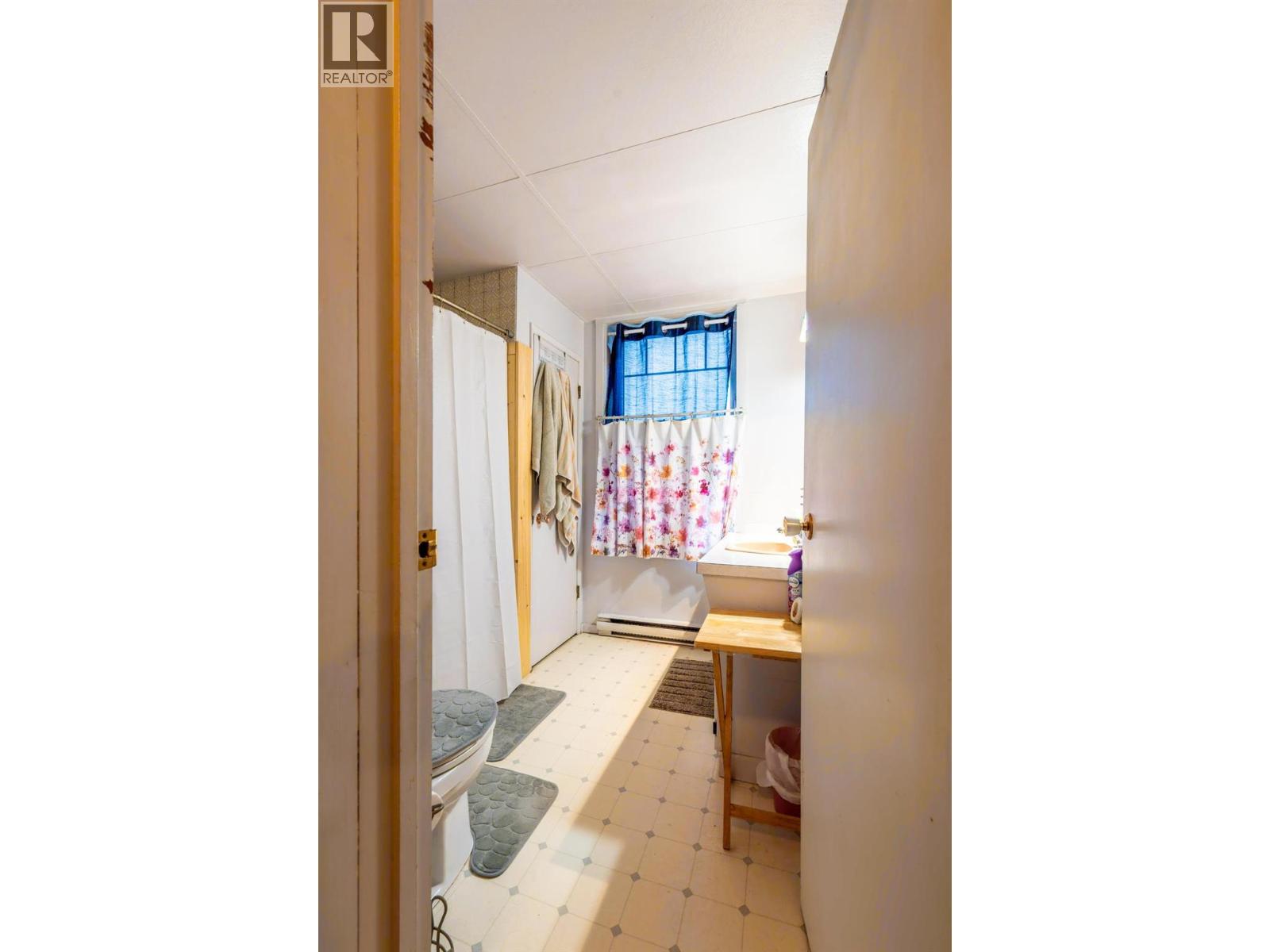  901 10TH  S Avenue, Golden