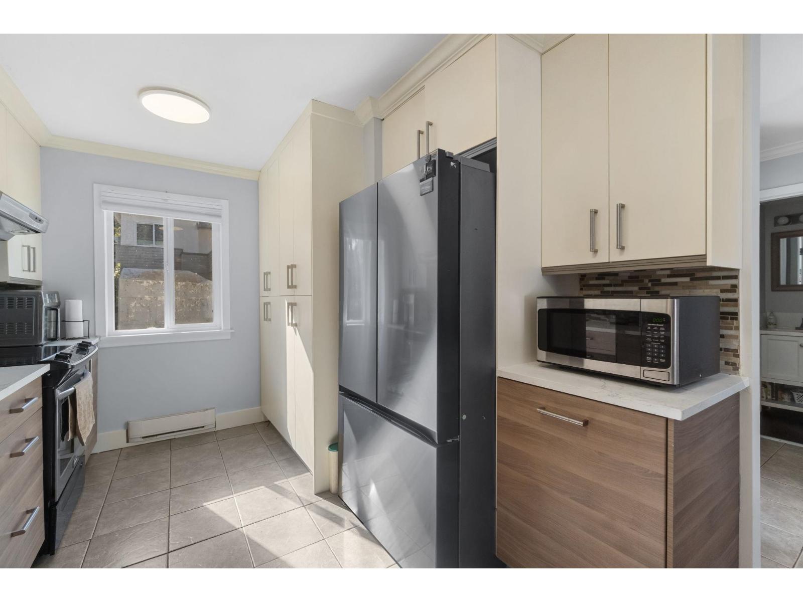 45 2830 W BOURQUIN CRESCENT, Abbotsford