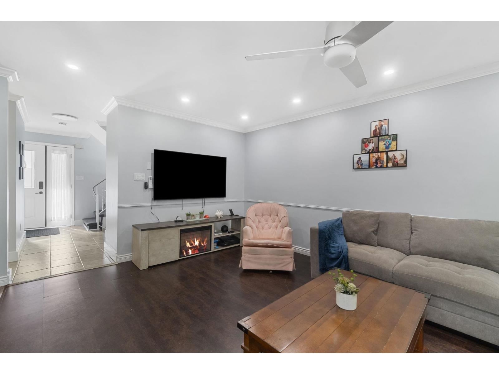 45 2830 W BOURQUIN CRESCENT, Abbotsford