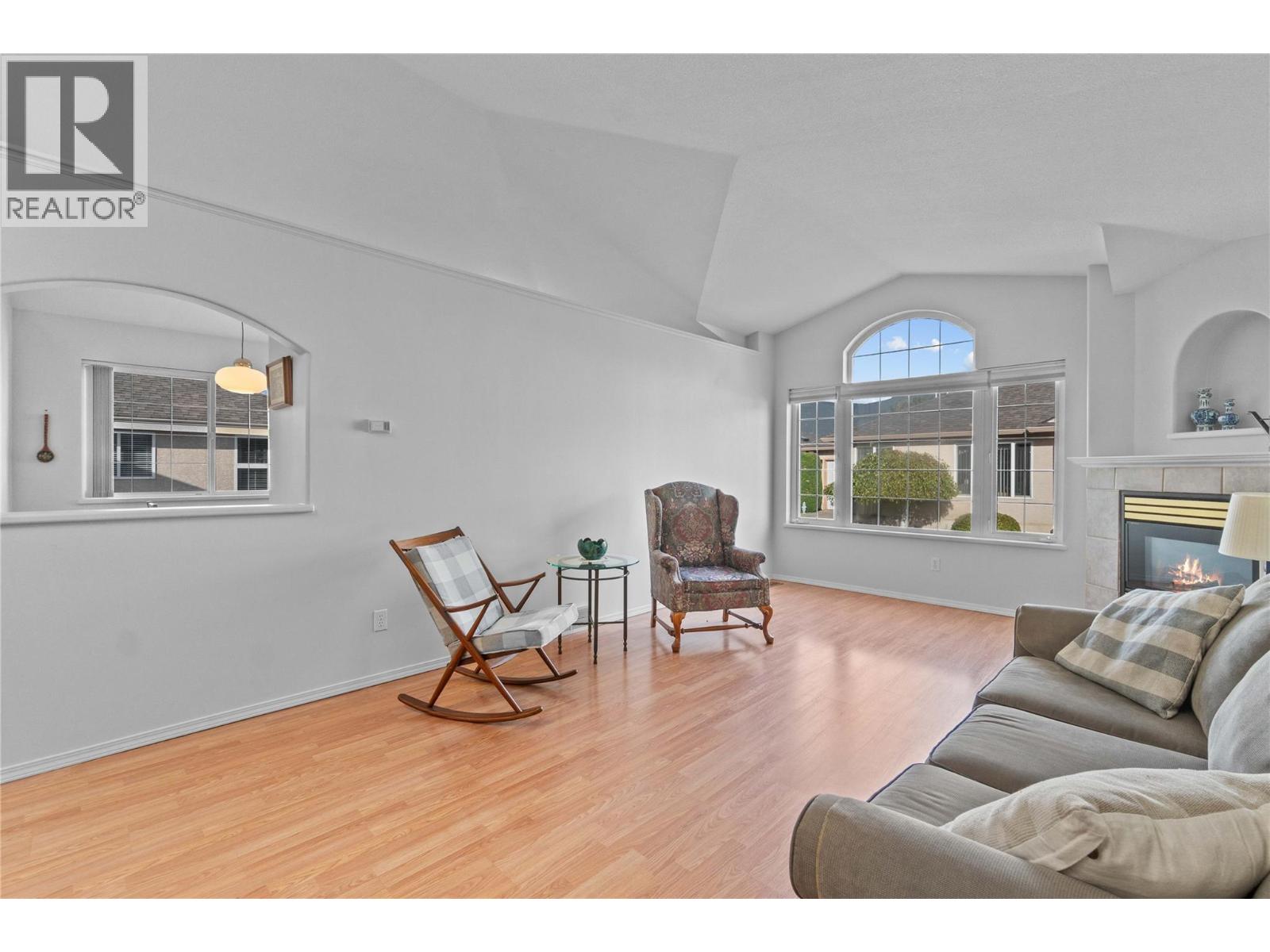 5 350 Hudson Street Northwest, Salmon Arm