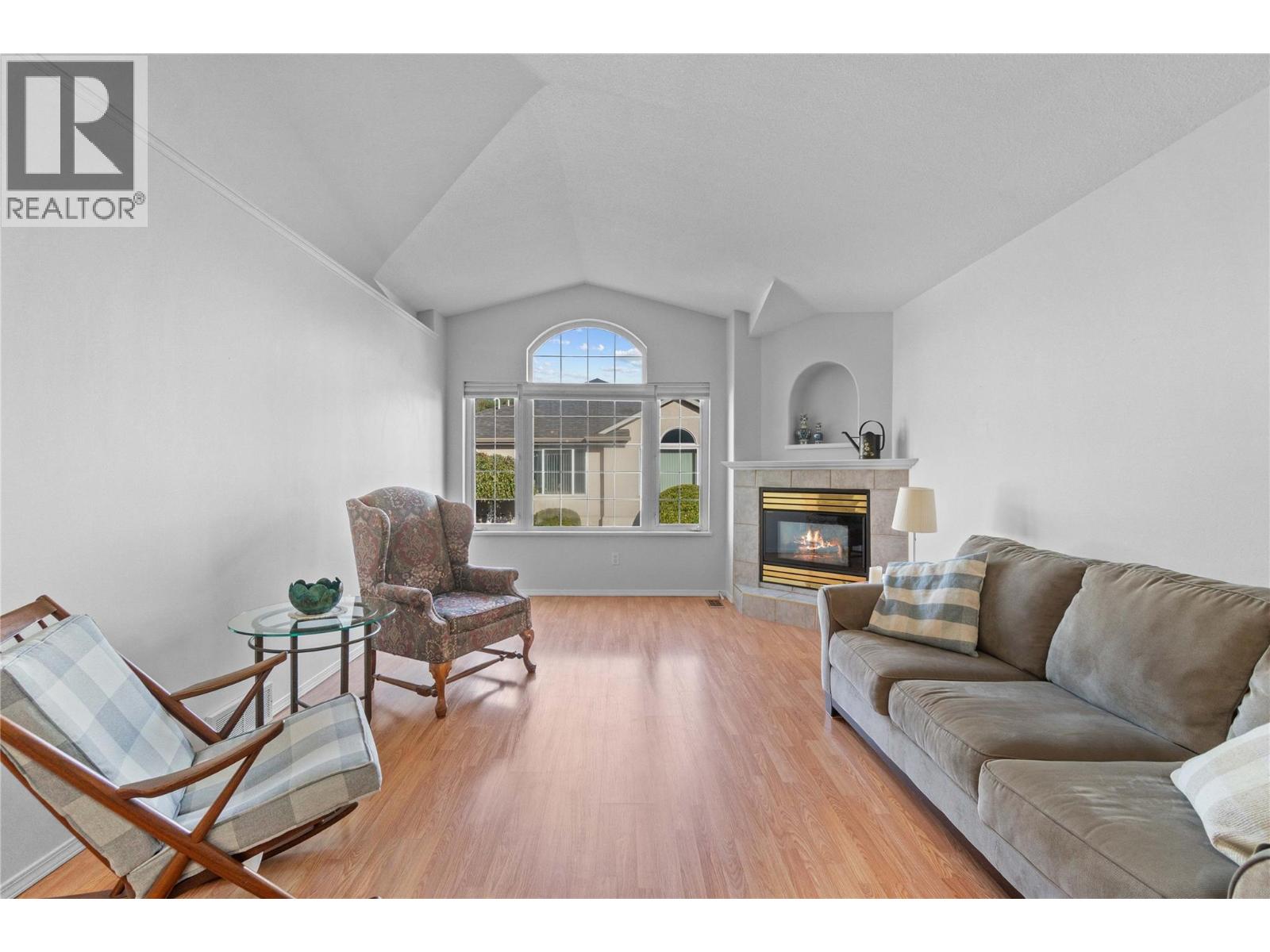 5 350 Hudson Street Northwest, Salmon Arm