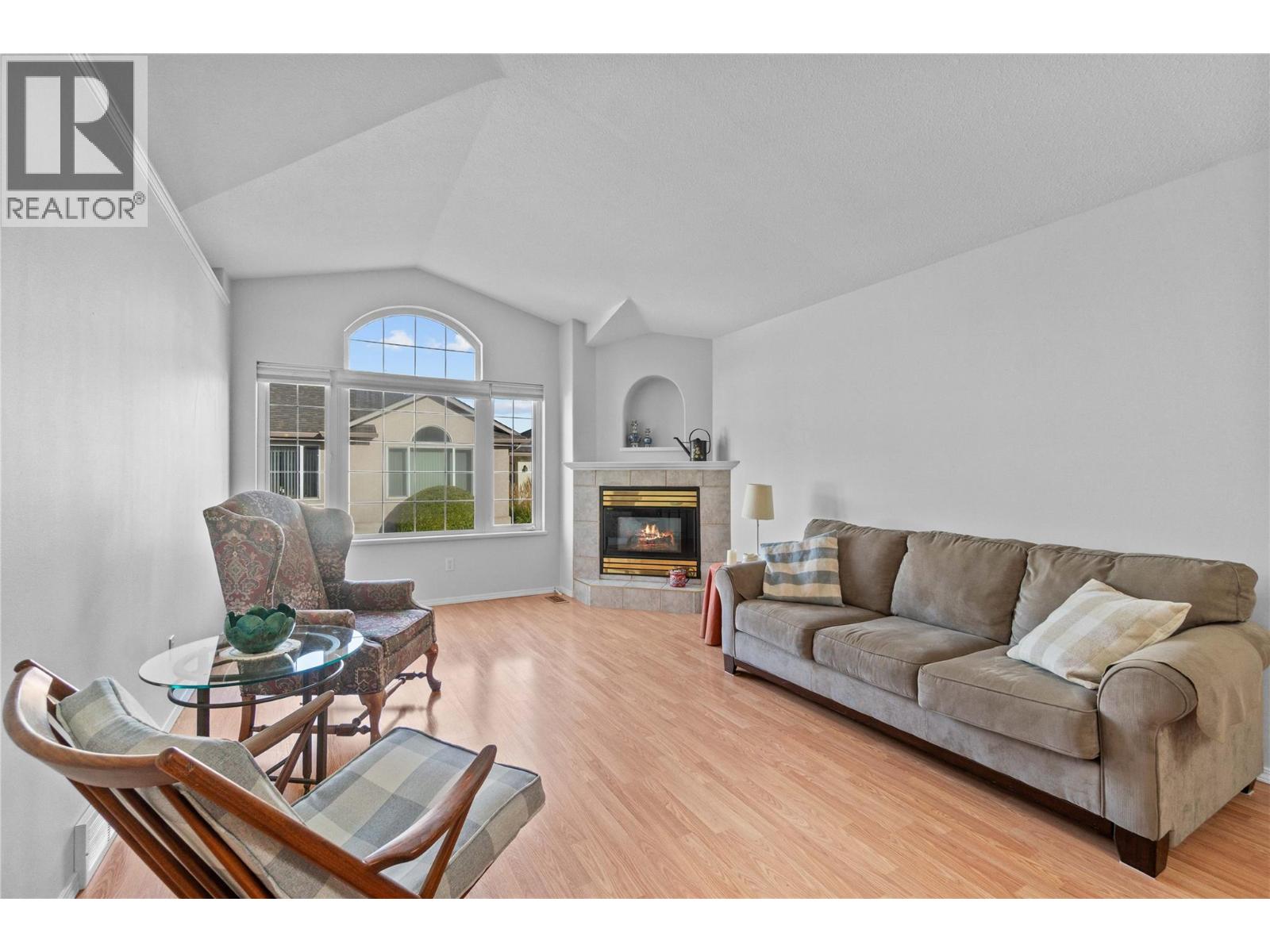 5 350 Hudson Street Northwest, Salmon Arm