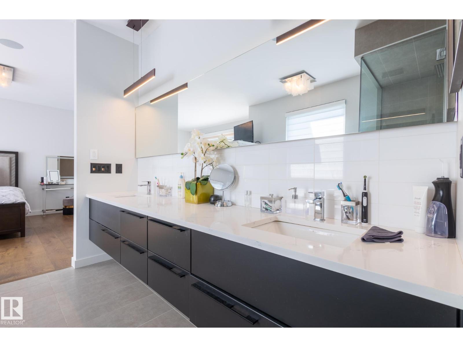 14027 91A AV NW, Edmonton