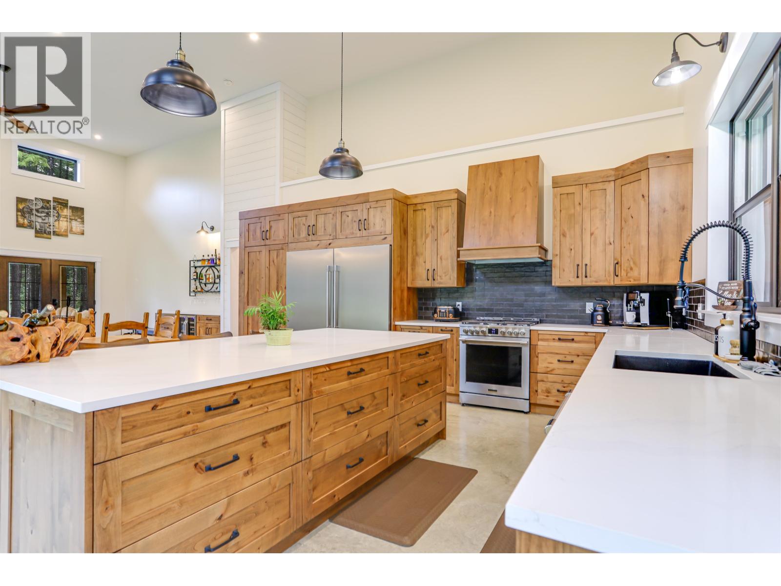 324 LOGANBERRY AVENUE, Kitimat